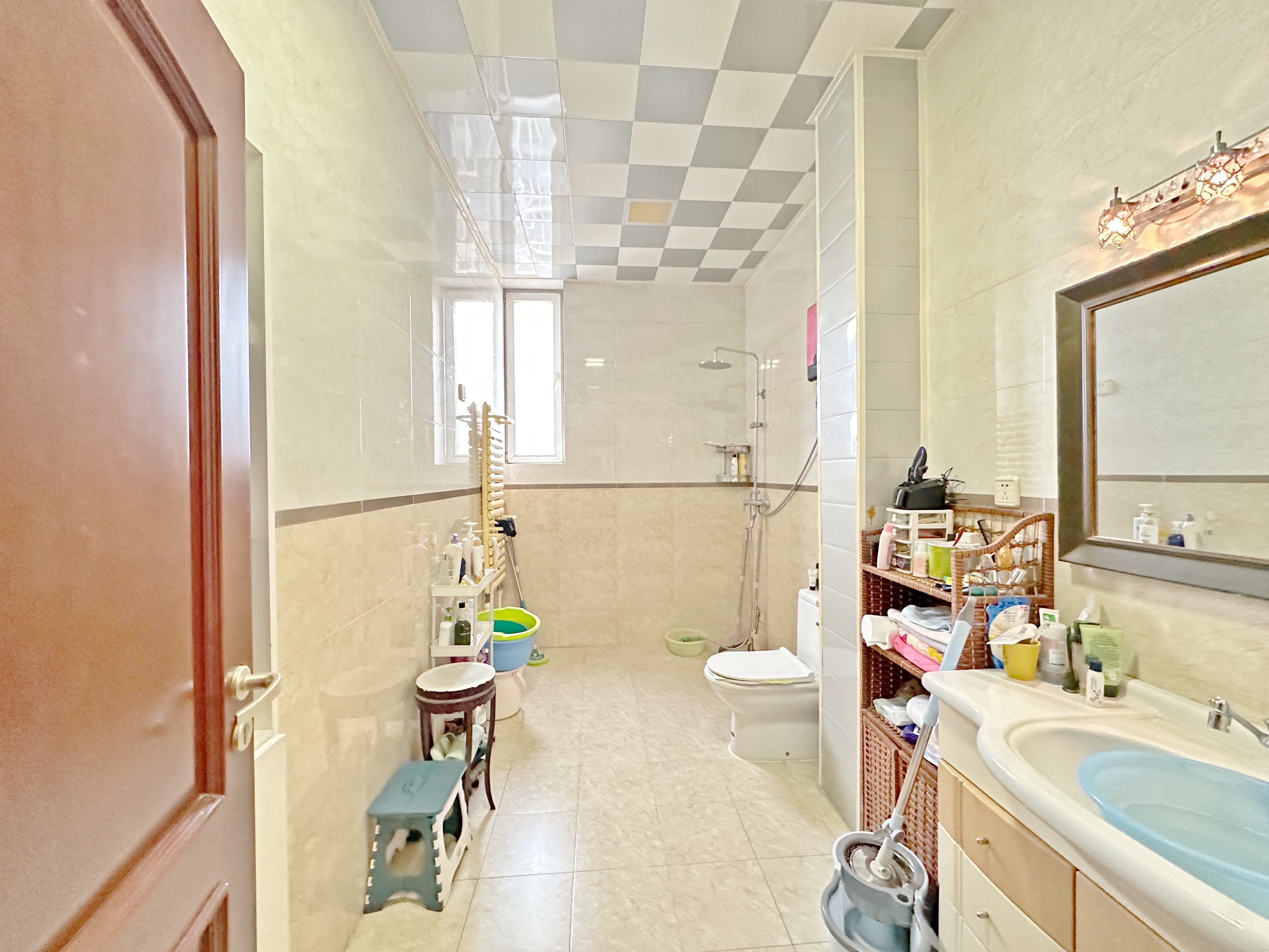 卧龙花园龙泰苑