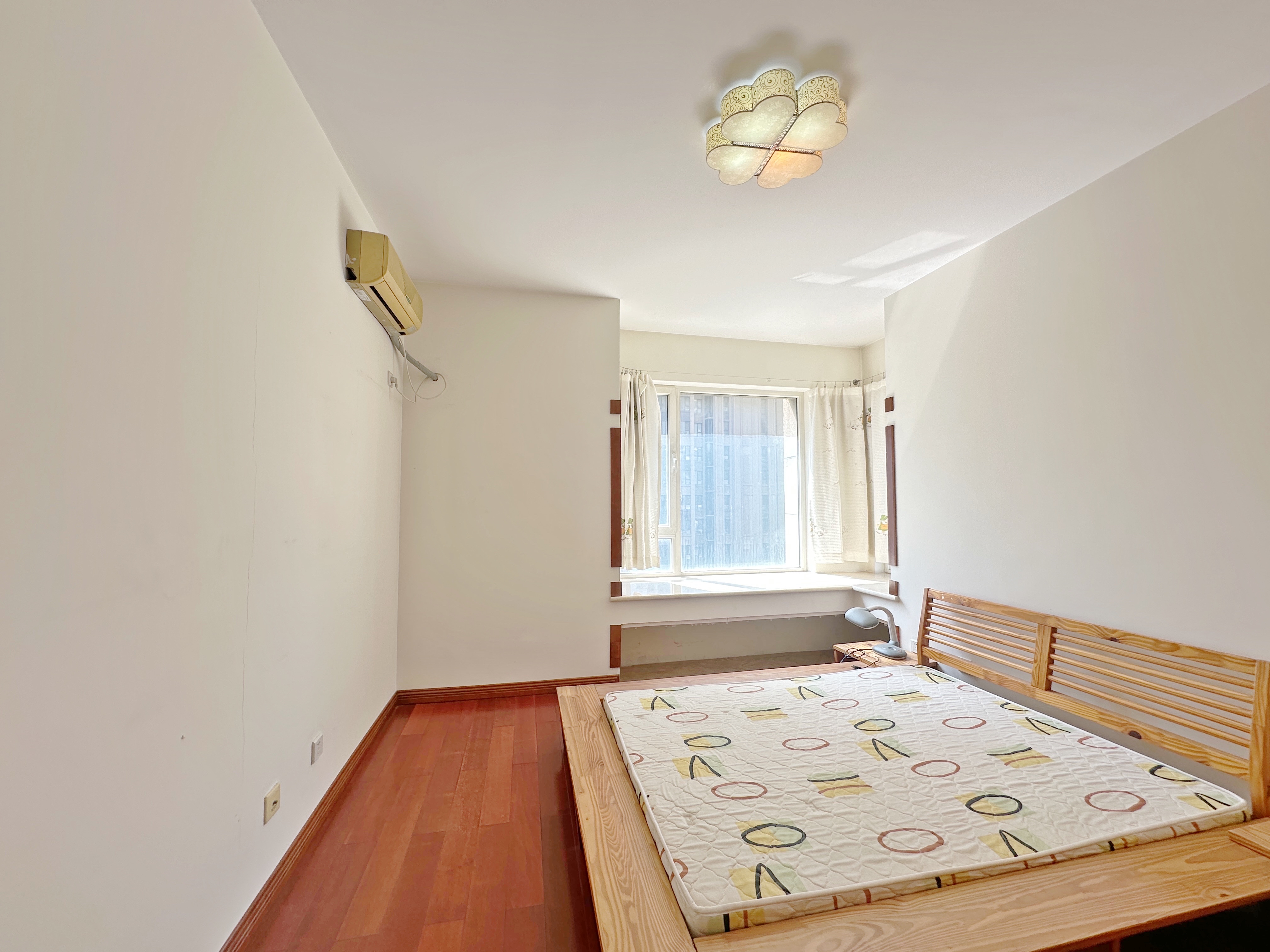 绿地新里卢浮公馆