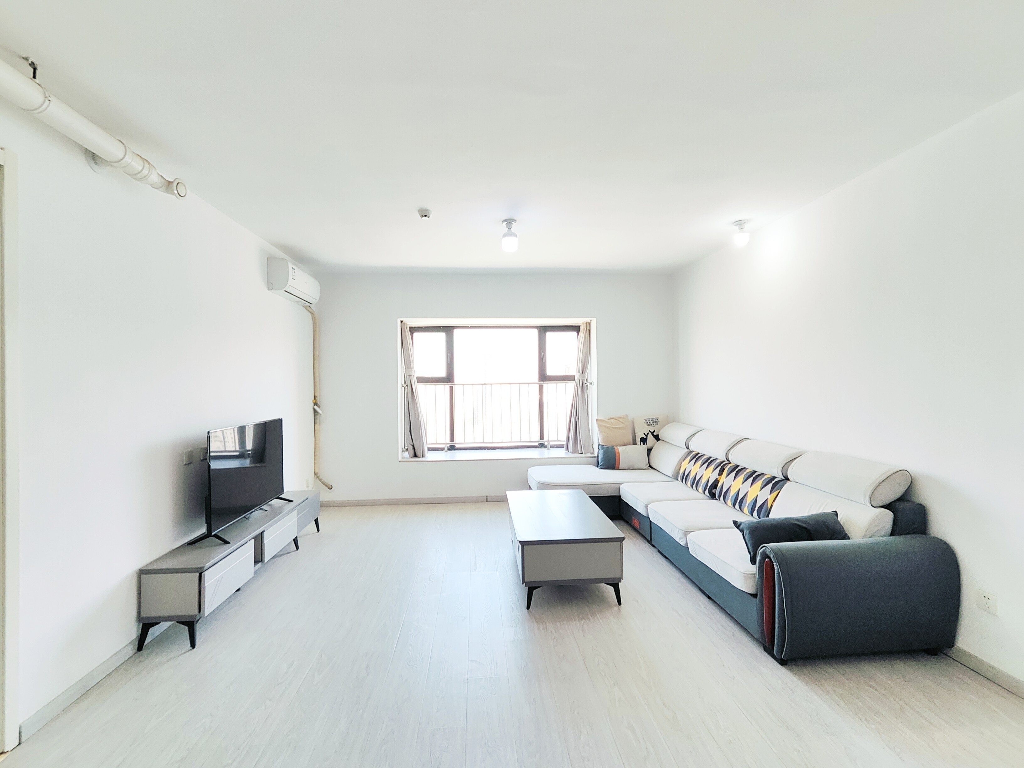  荣盛时代首府 南北