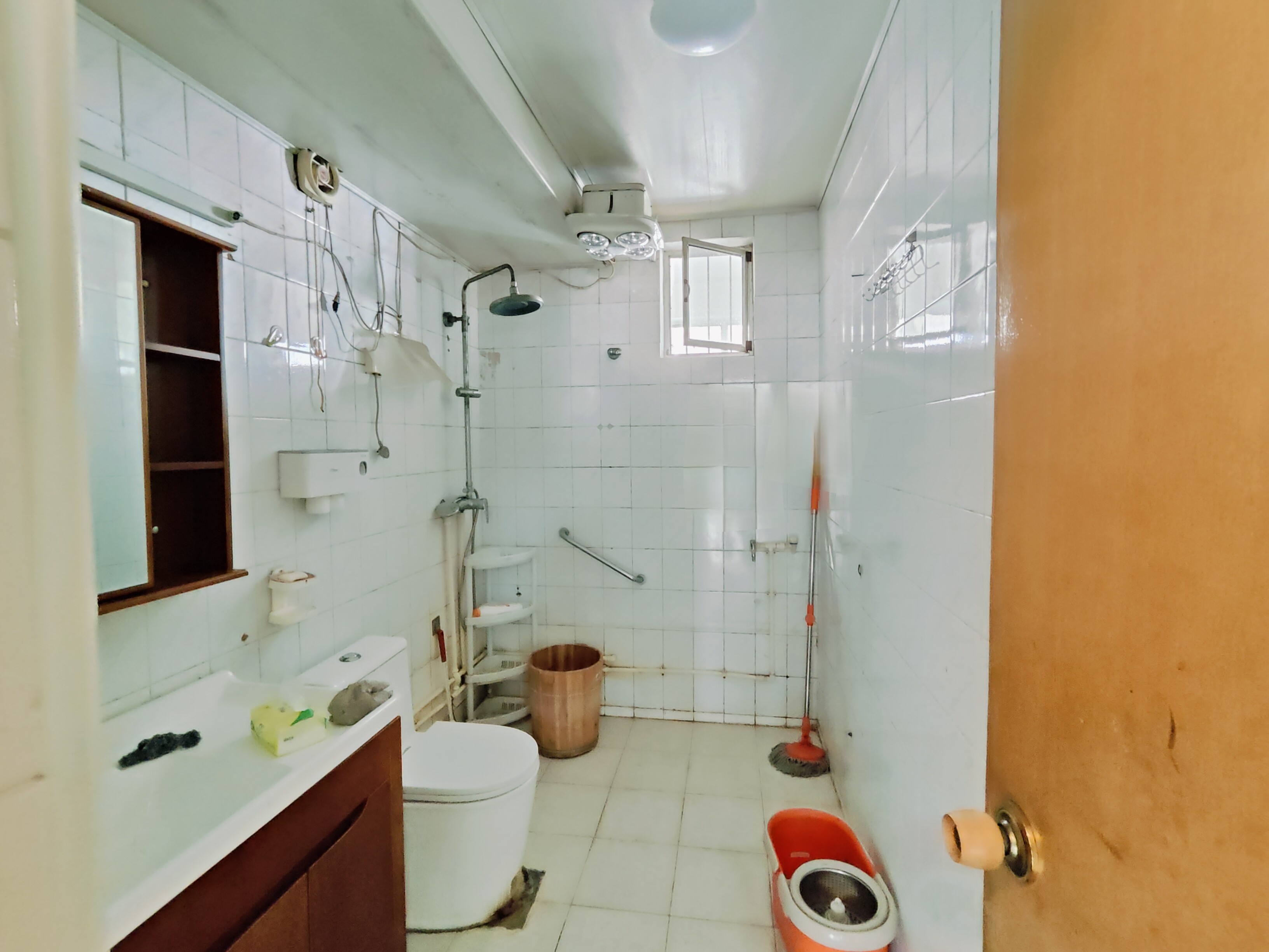 洪家楼西路82号