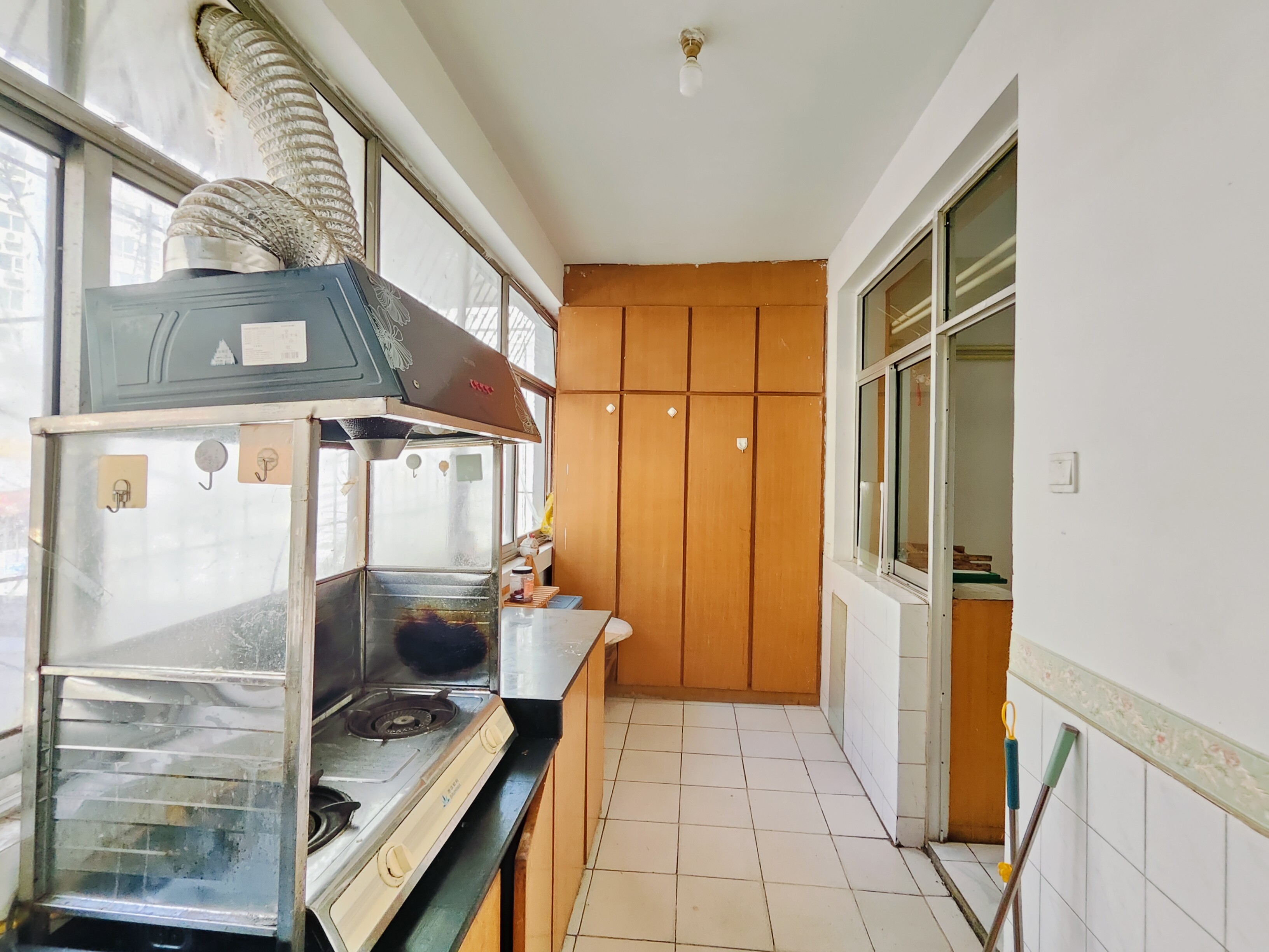 洪家楼西路82号