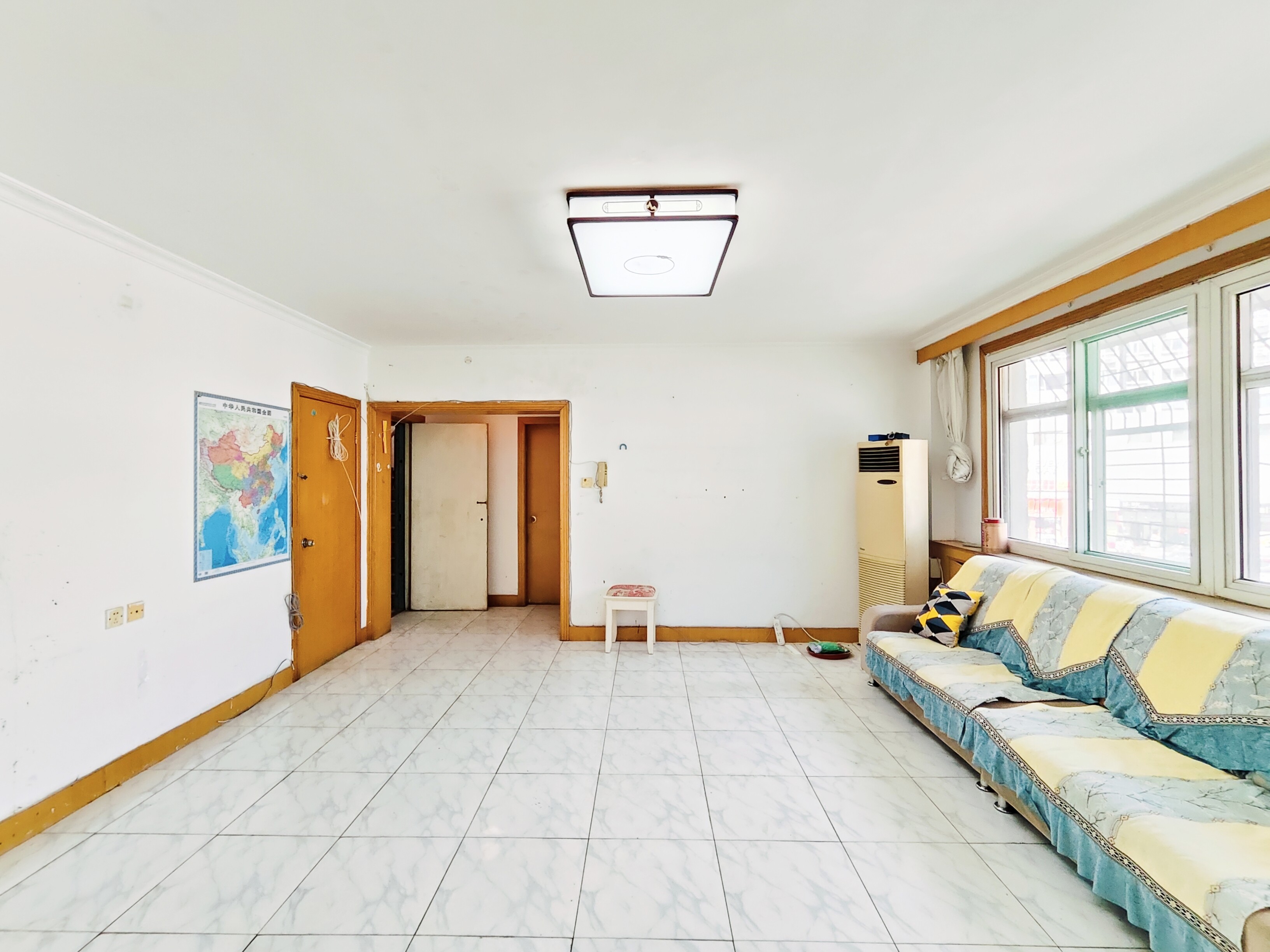  洪家楼西路82号 南北