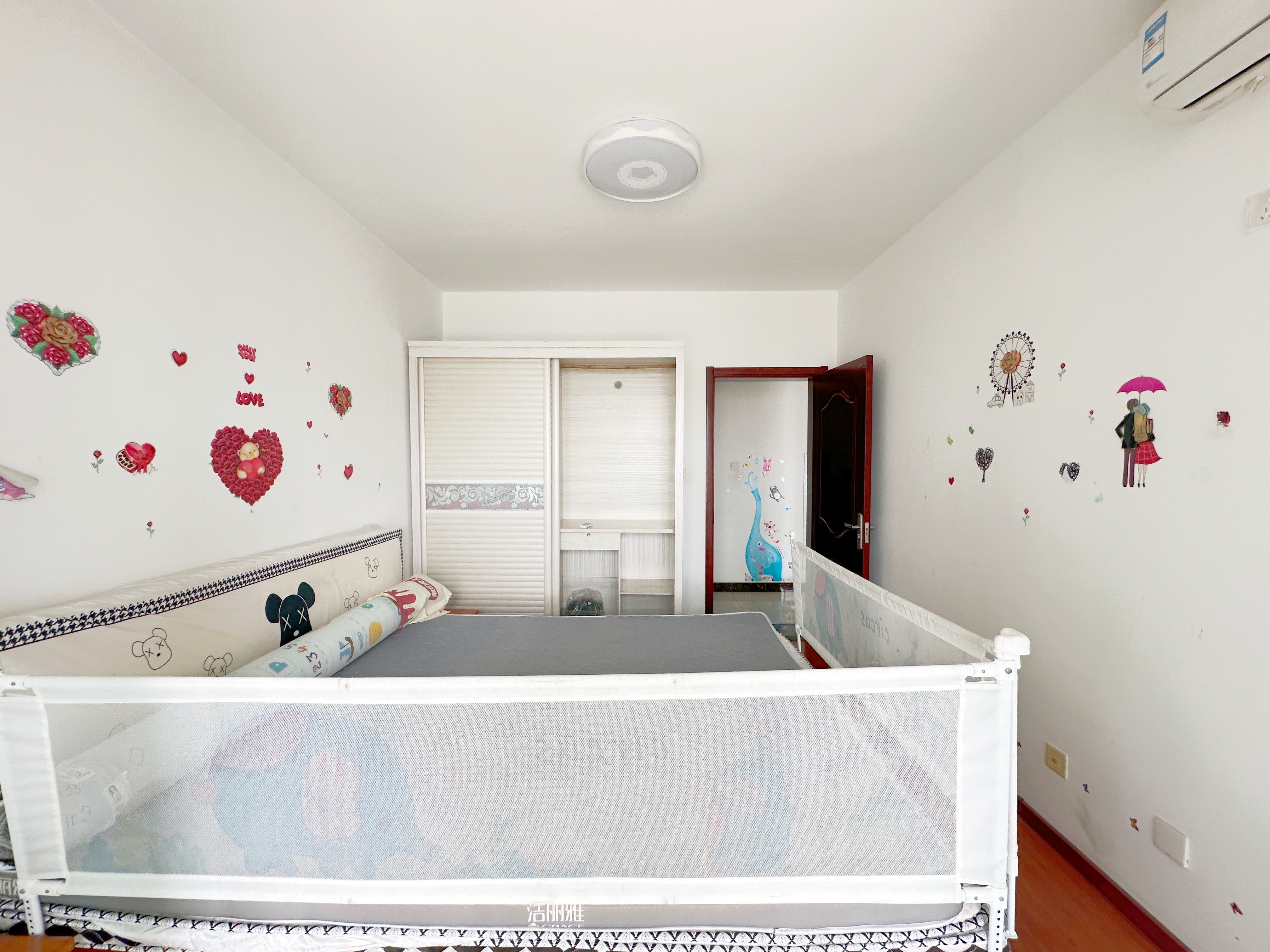 绿地新里梵尔赛公馆