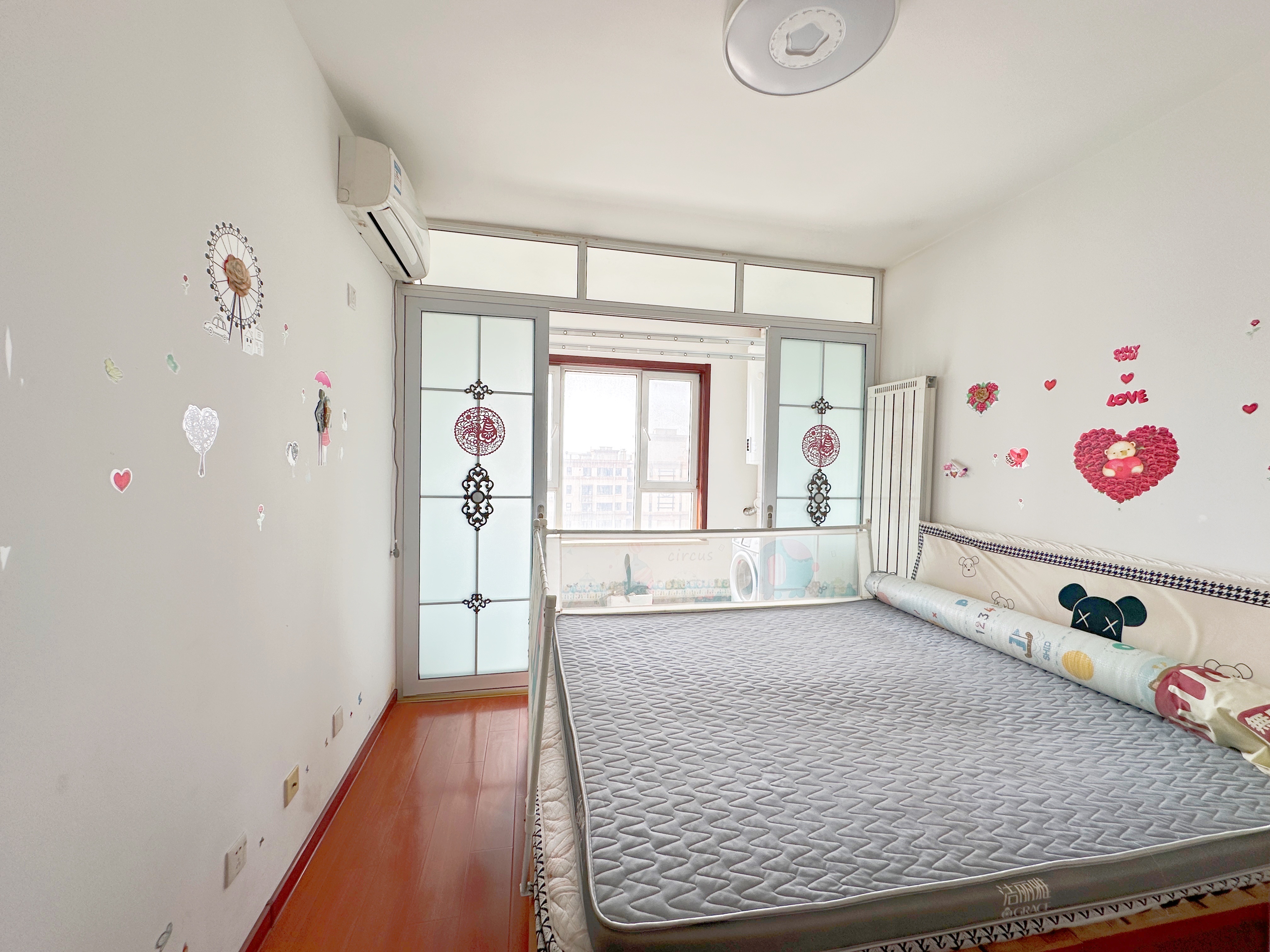 绿地新里梵尔赛公馆