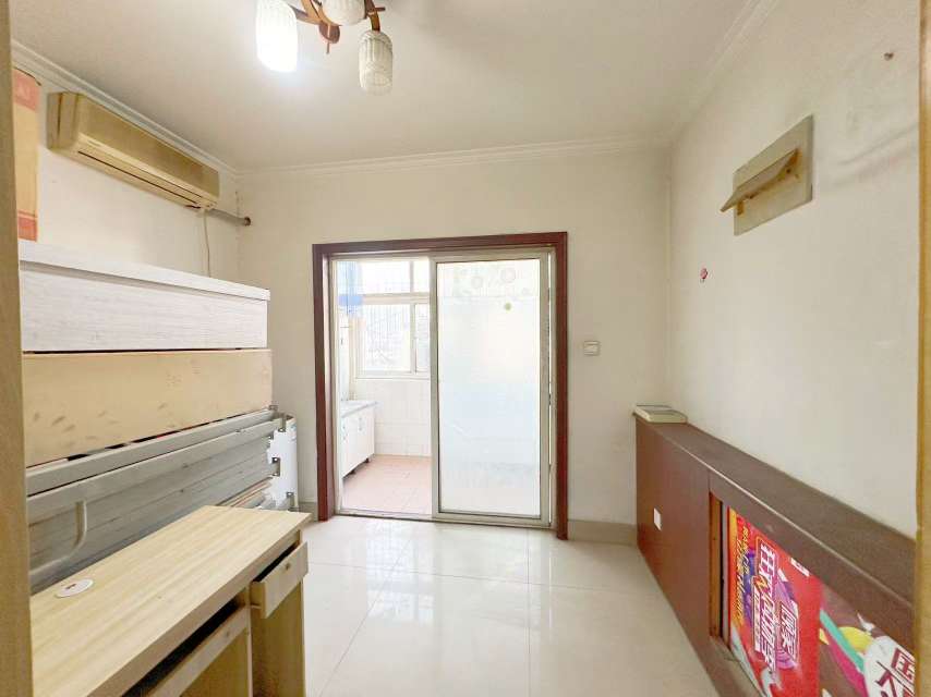 整租·清荷苑三室好房家具齐全拎包入住门口就是地铁