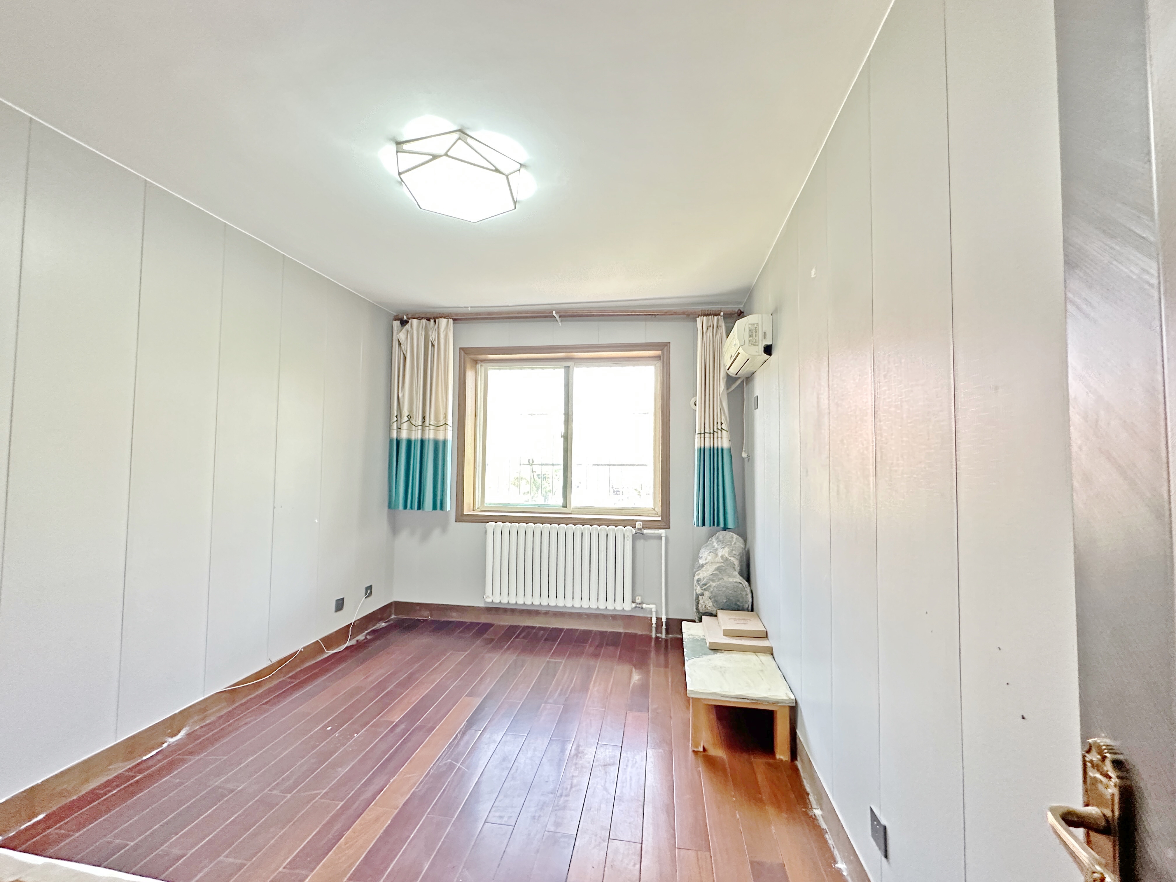 卧龙花园龙盛苑