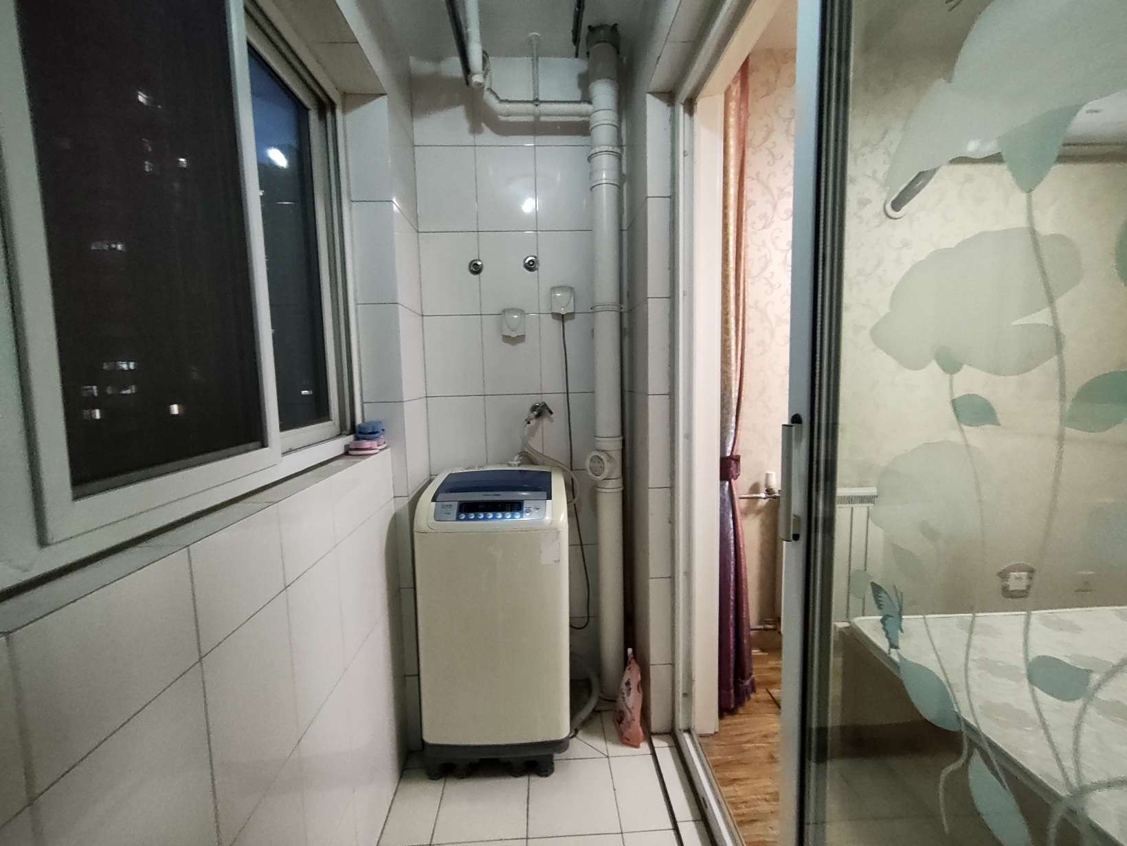 官扎营新区