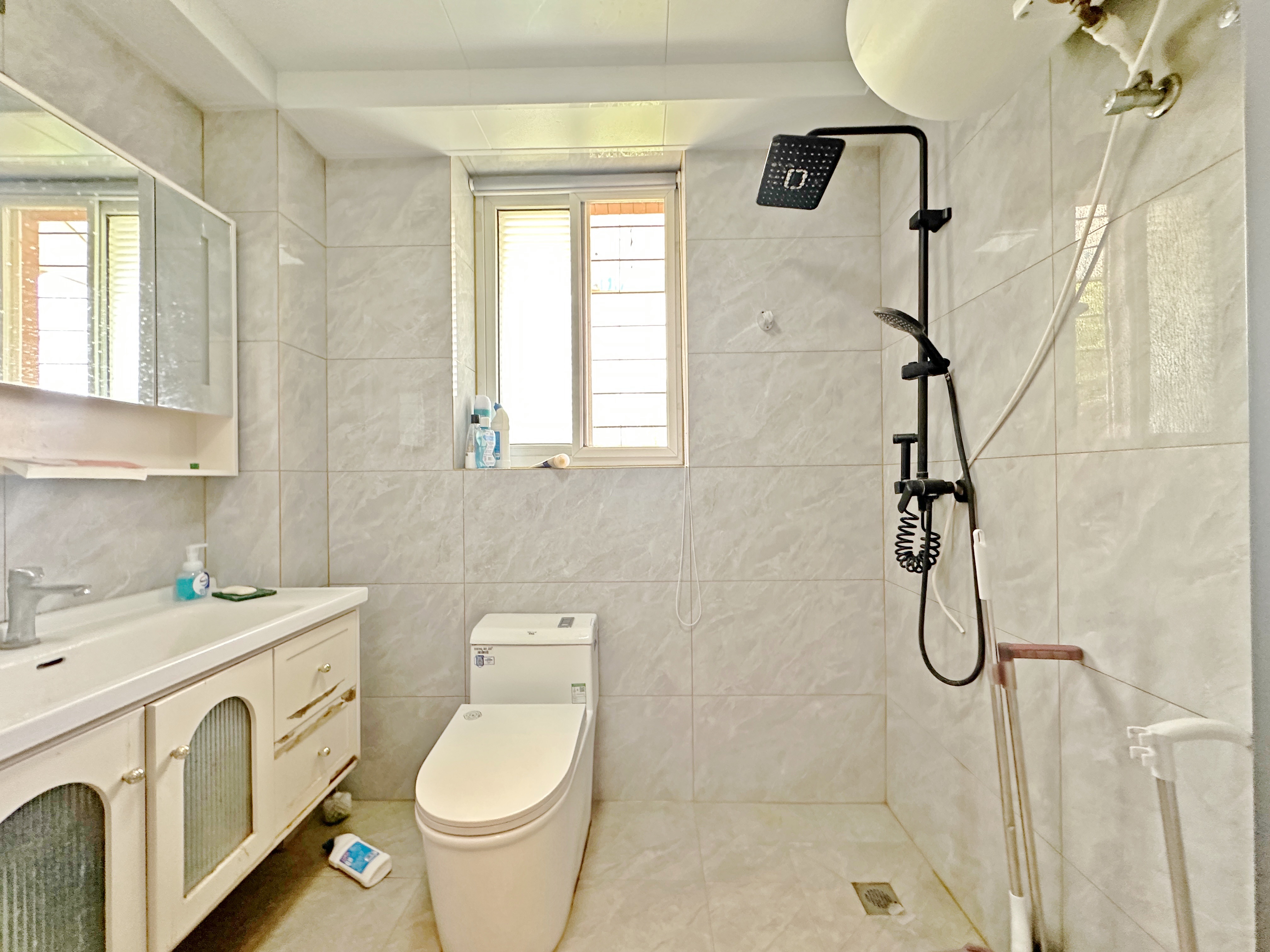 卧龙花园龙盛苑