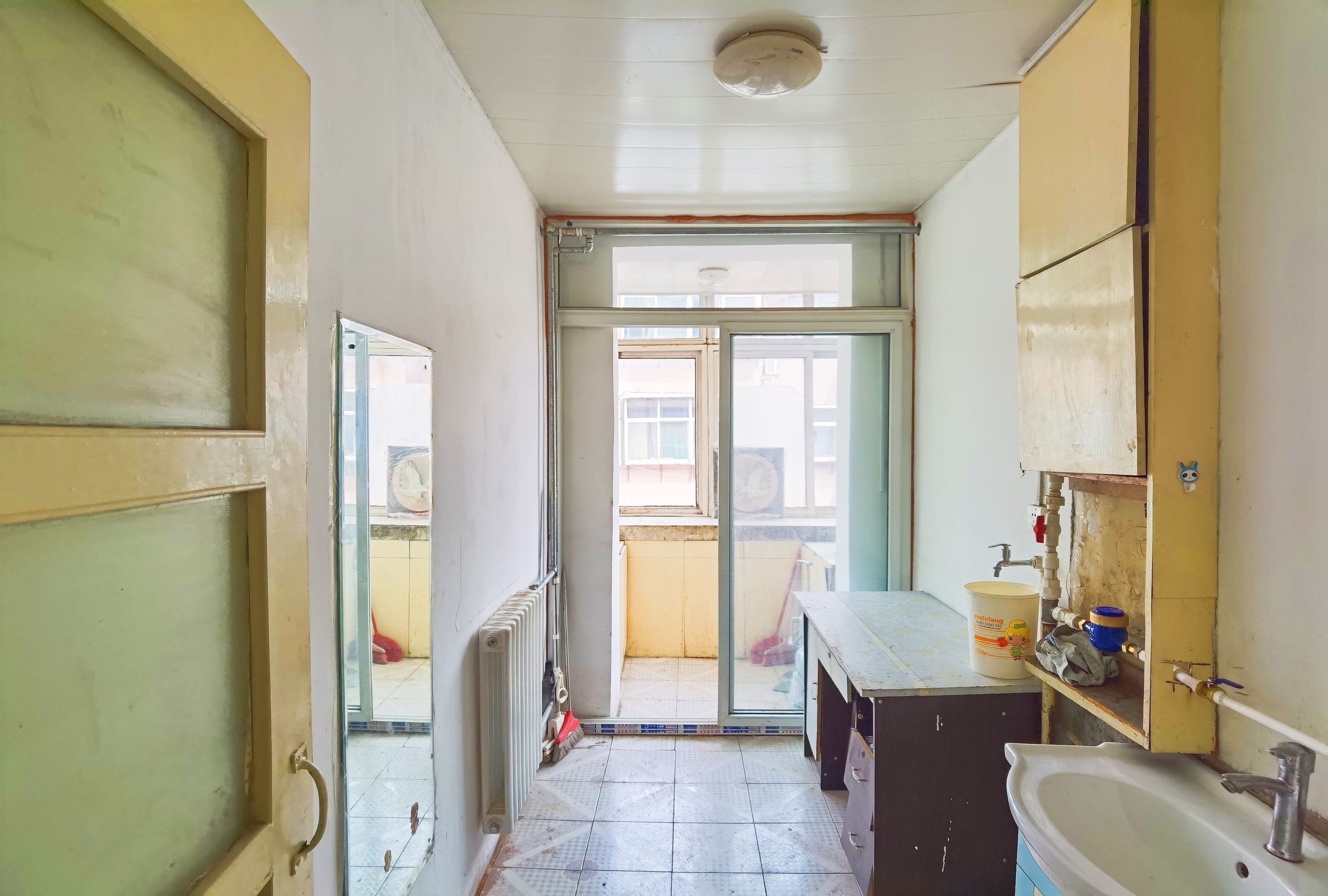 建国小经六路单位宿舍