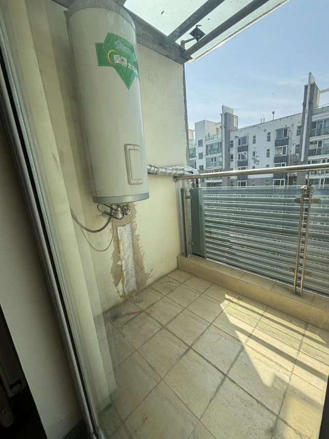 鲍德现代逸城