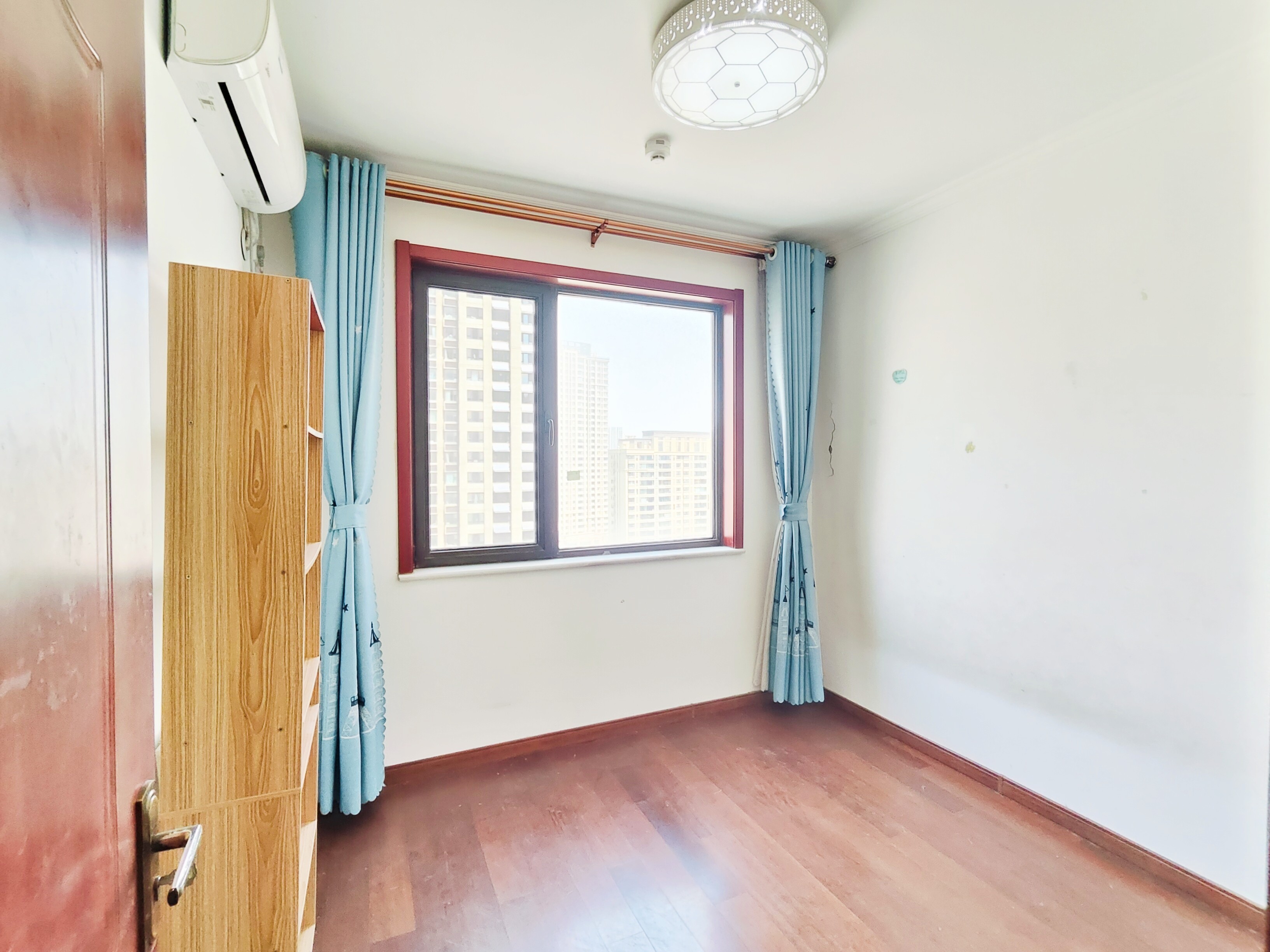 海尔云世界滟澜公馆花园