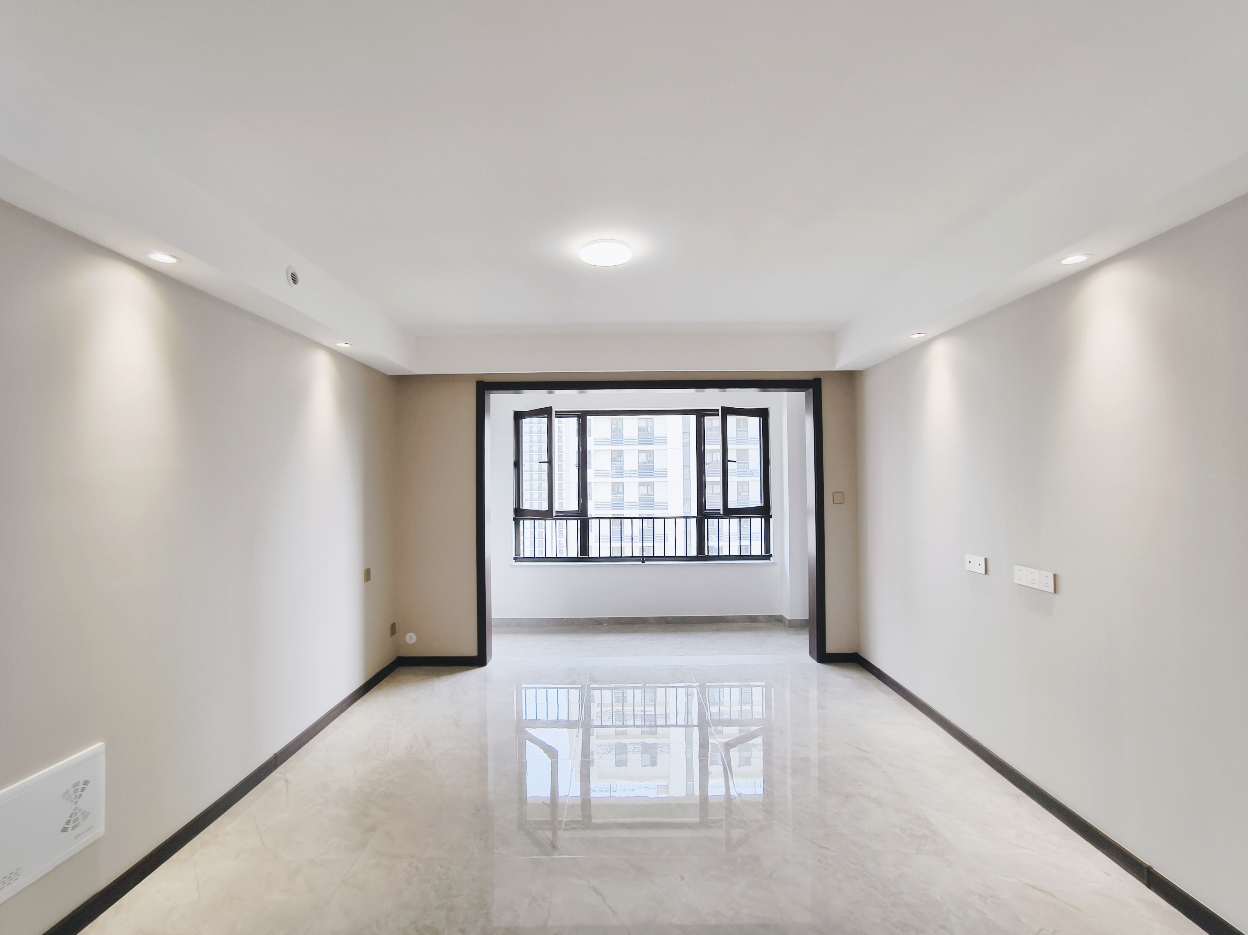  雪山万科城云湾园 南北