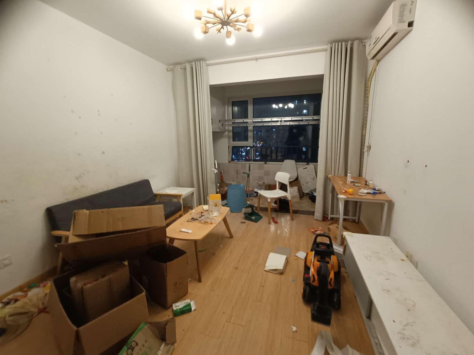 整租·奥体中路 海信贤文世家 3室2厅  精装修 家具家电齐全 拎包入住！