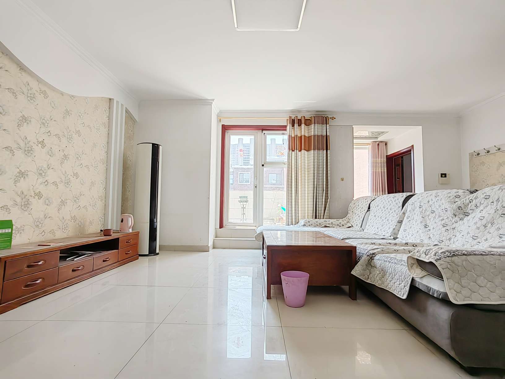  重汽翡翠东郡 南