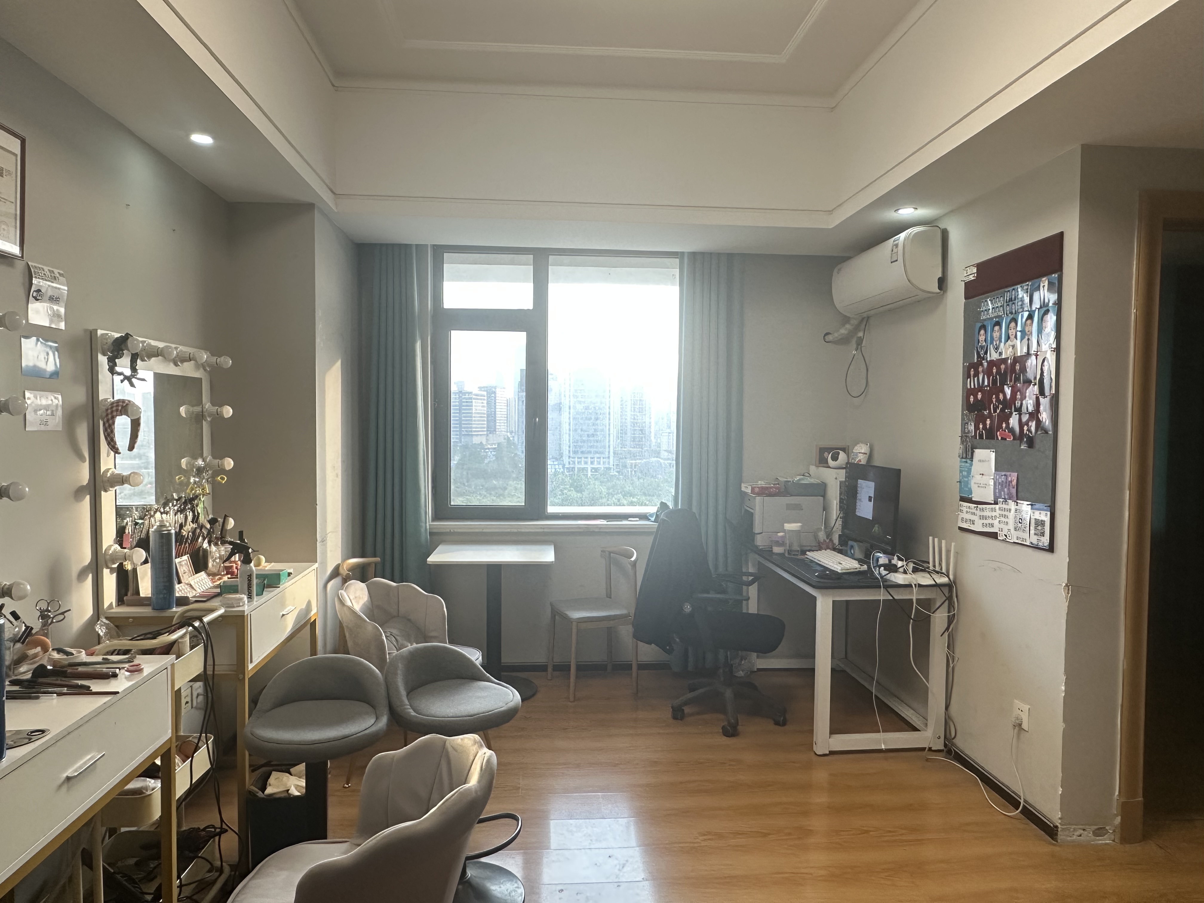 
							高新万达写字楼公寓