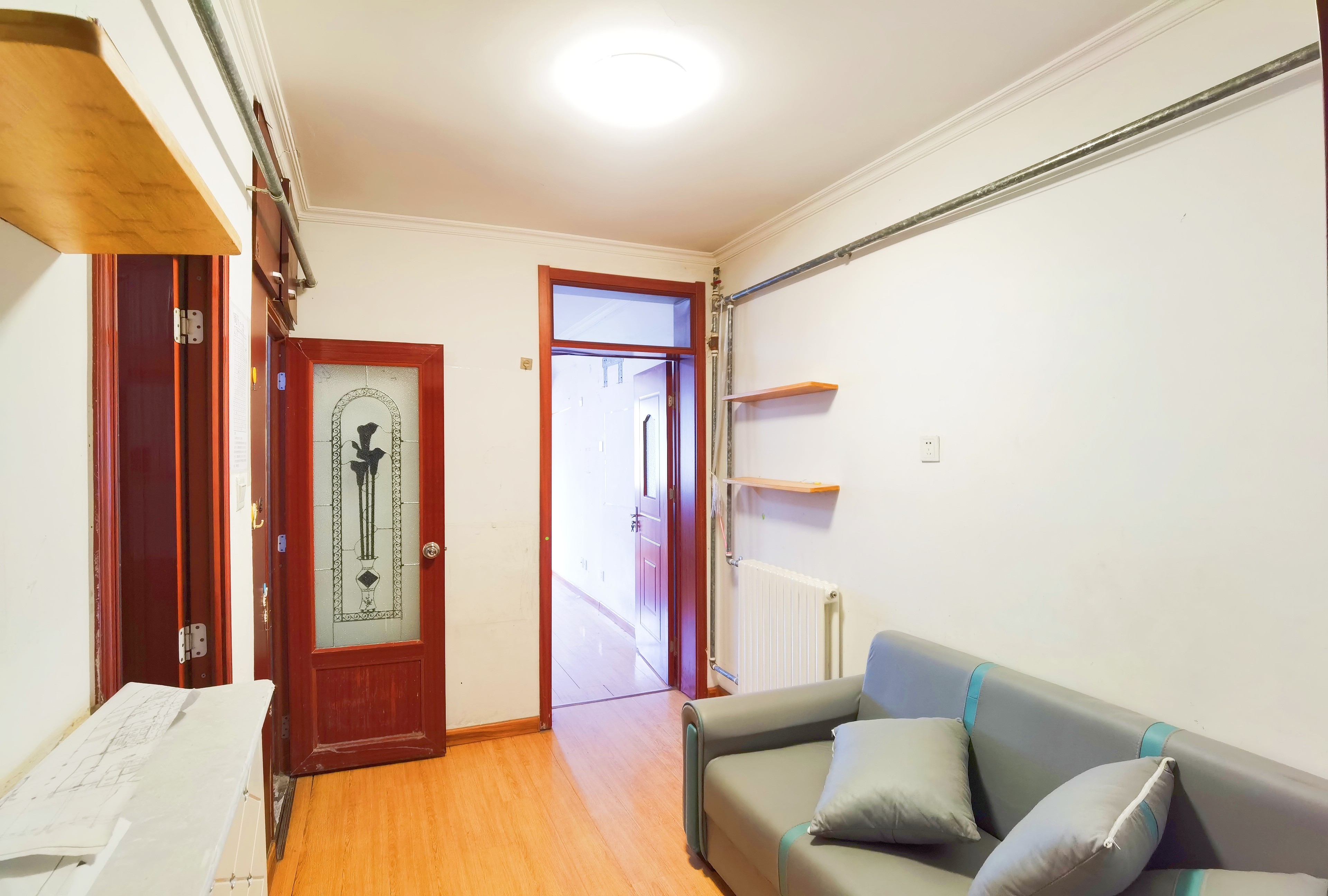  小纬四路23号 南