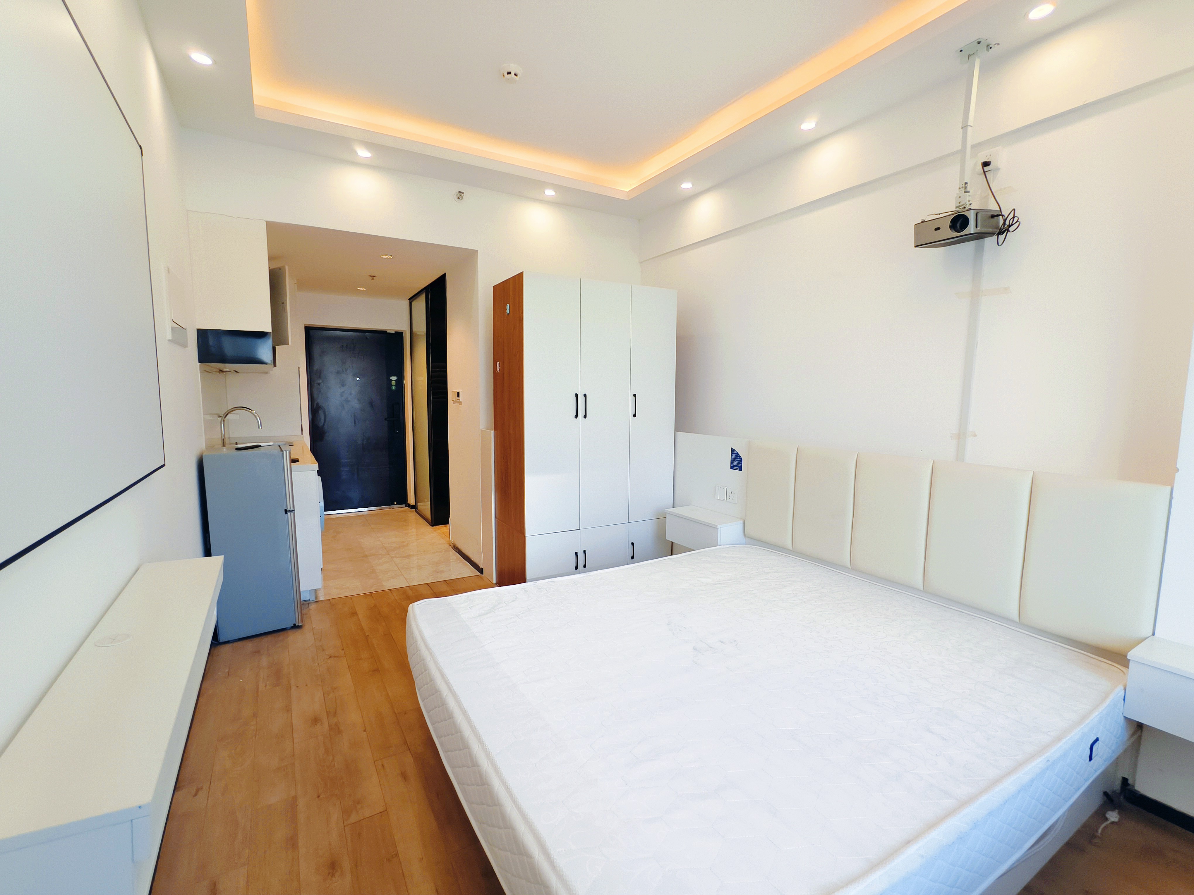 整租·CBD 华润置地广场 装修好 小户型 商住楼 家具家电齐全 可拎包入住