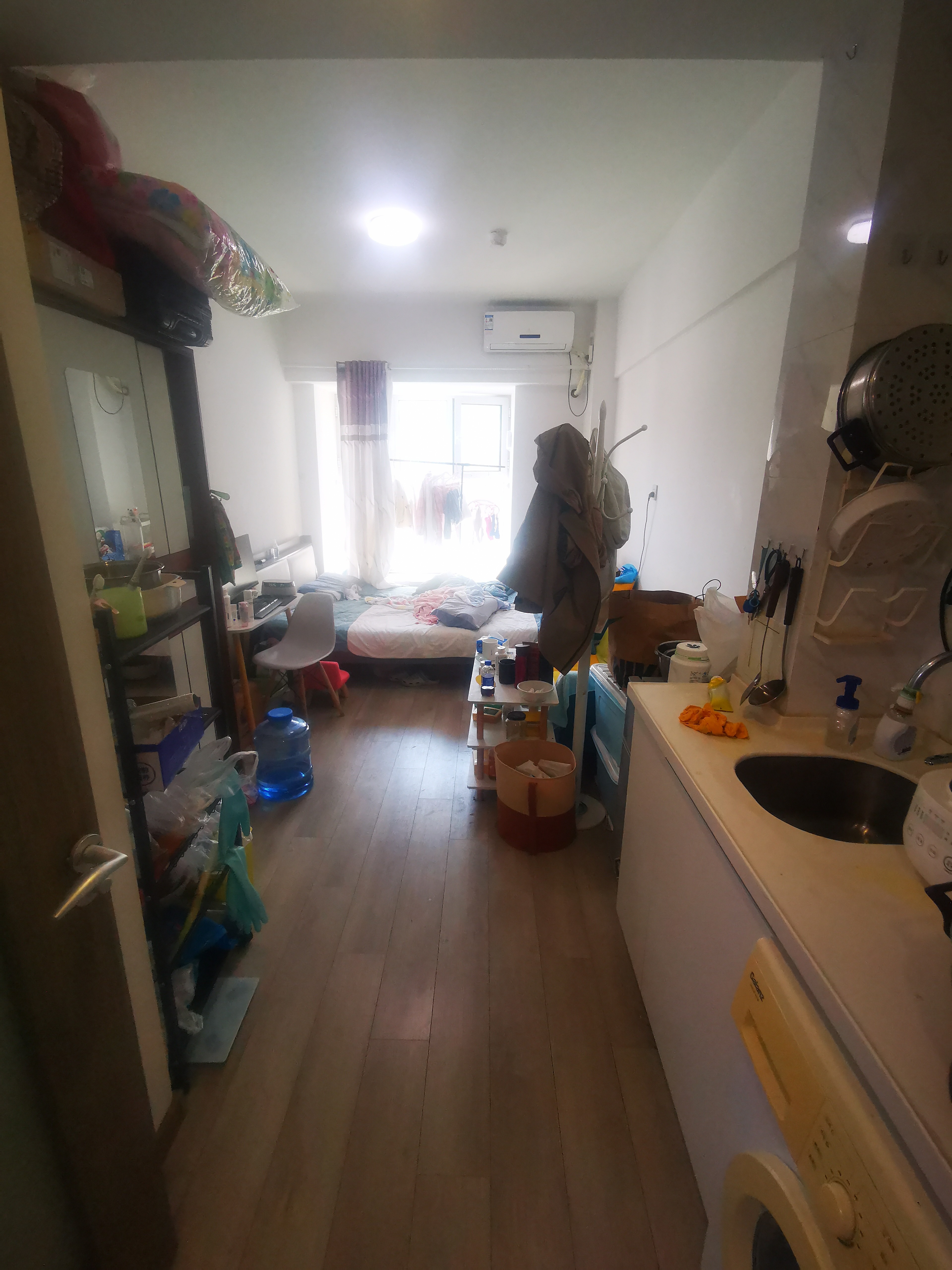 
							新悦广场