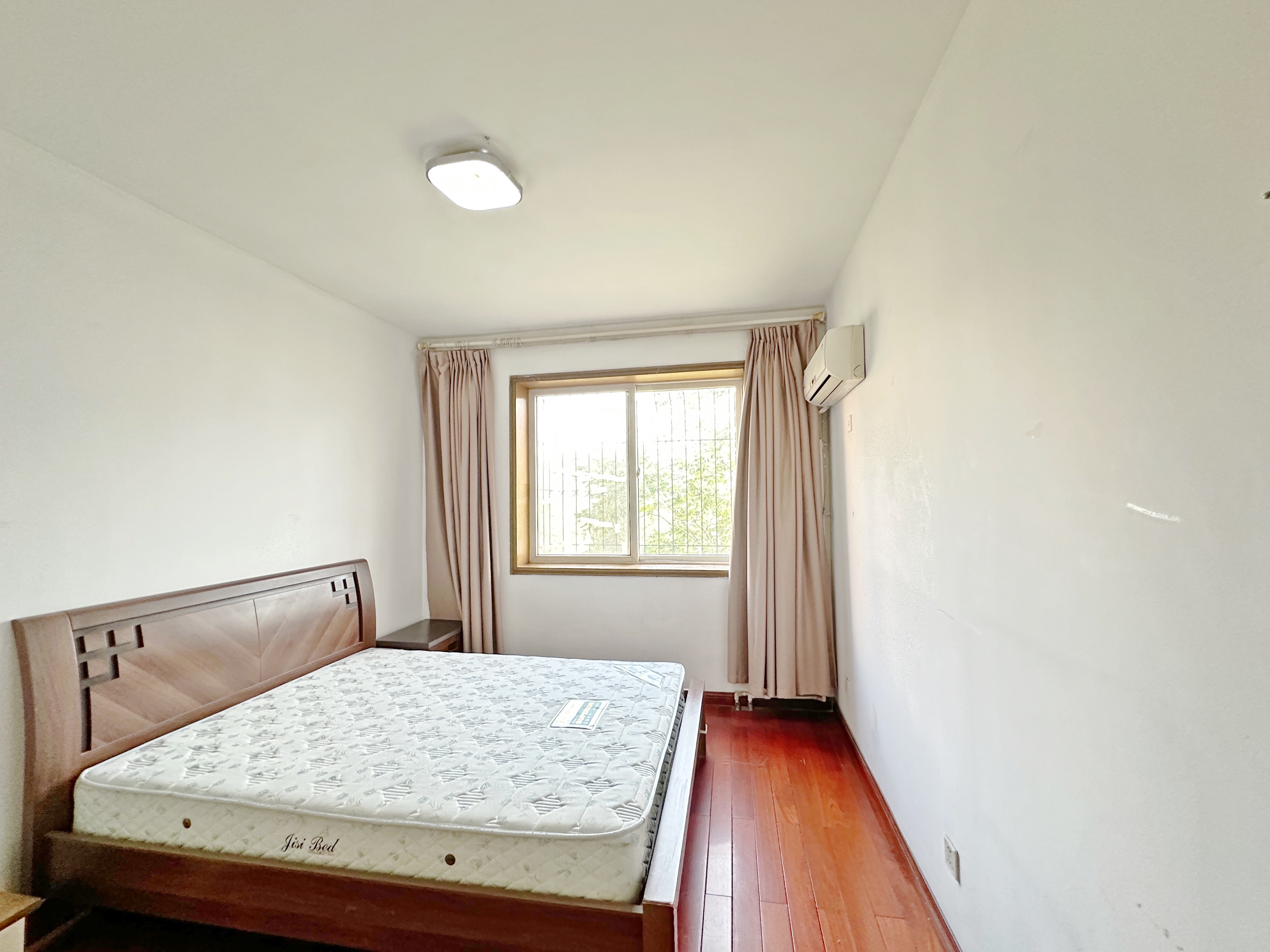 卧龙花园龙盛苑