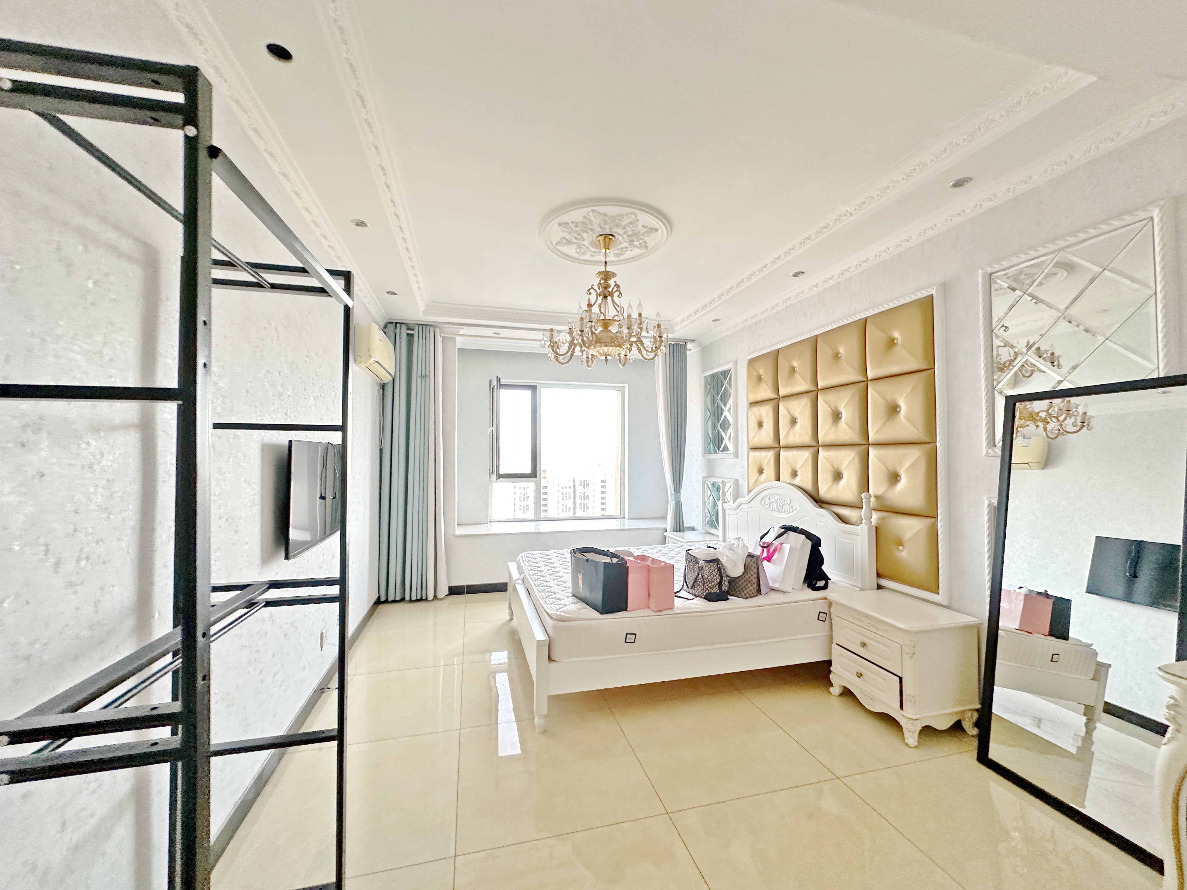 绿地新里卢浮公馆