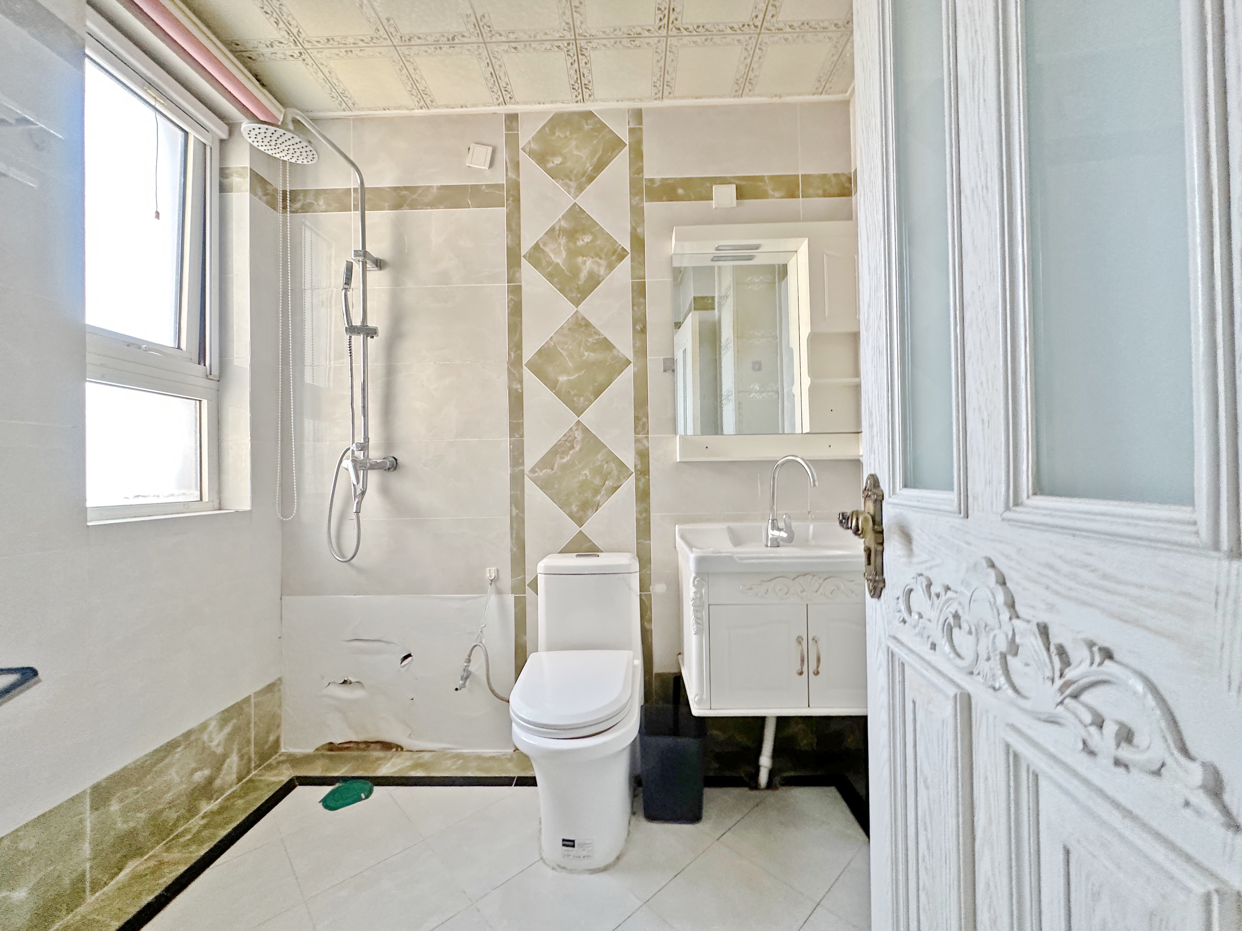 绿地新里卢浮公馆