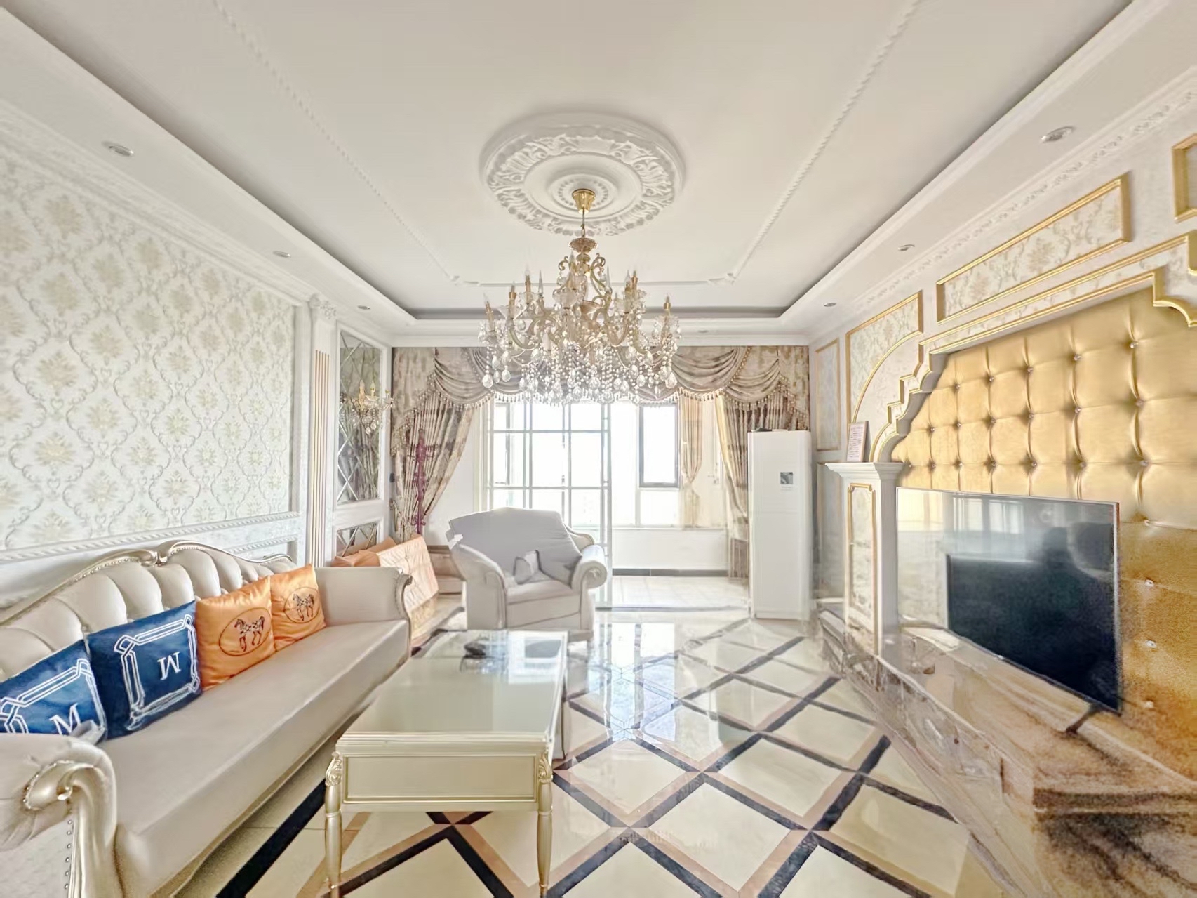 绿地新里卢浮公馆