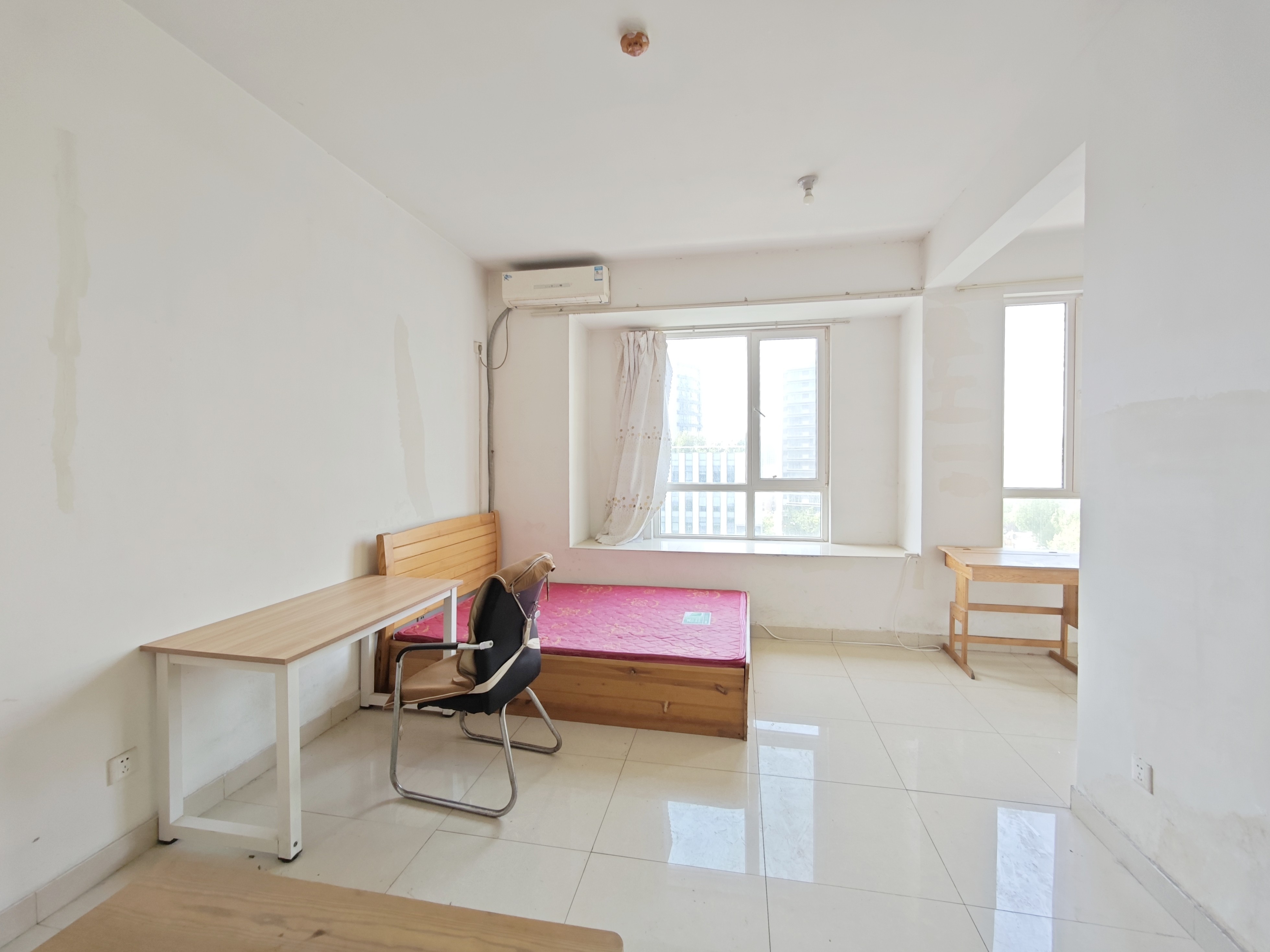  旅游路 逸城山色  北