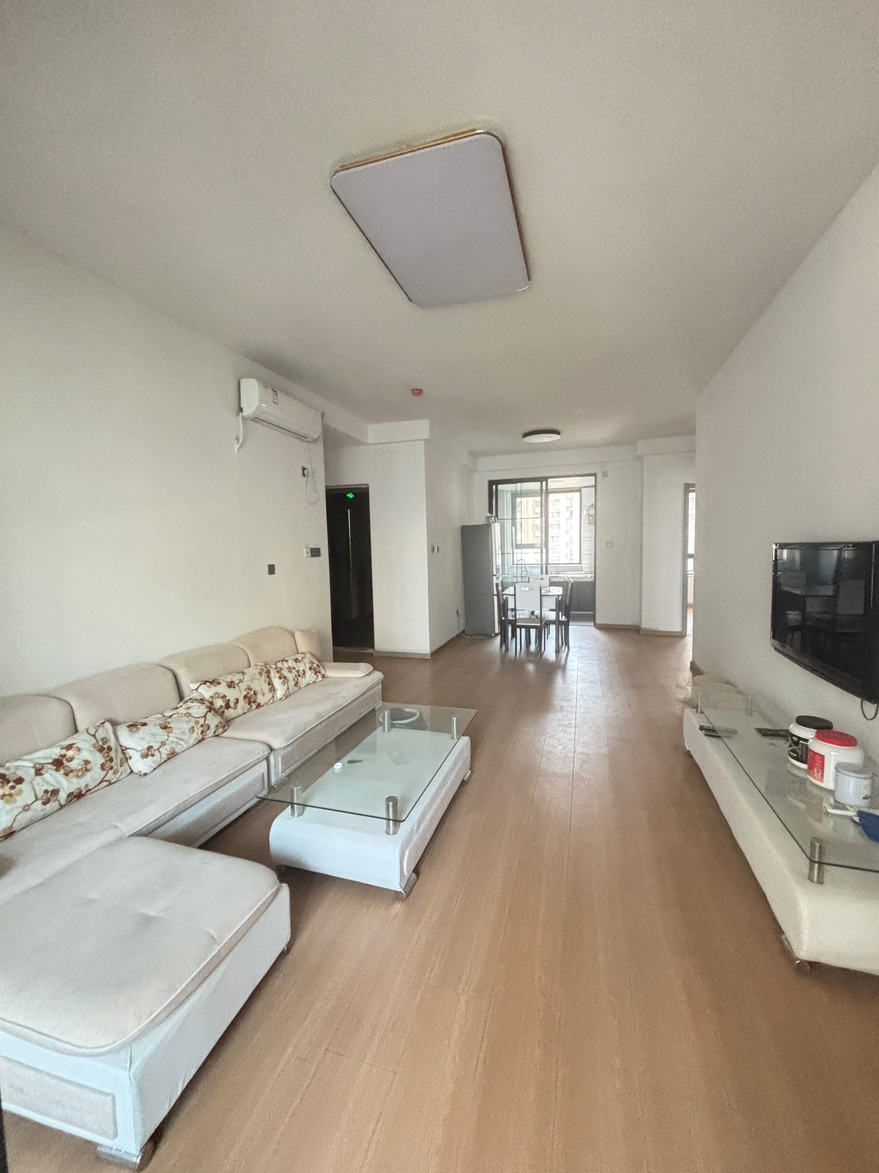整租·新出 拎包入住 家具家电齐全