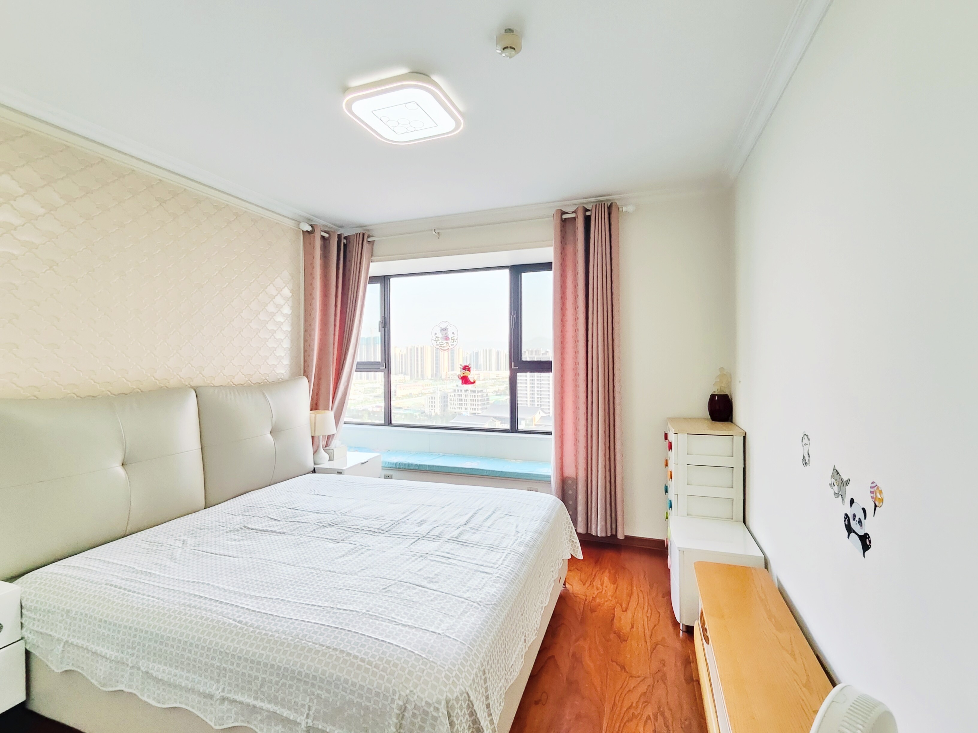 海尔云世界滟澜公馆花园