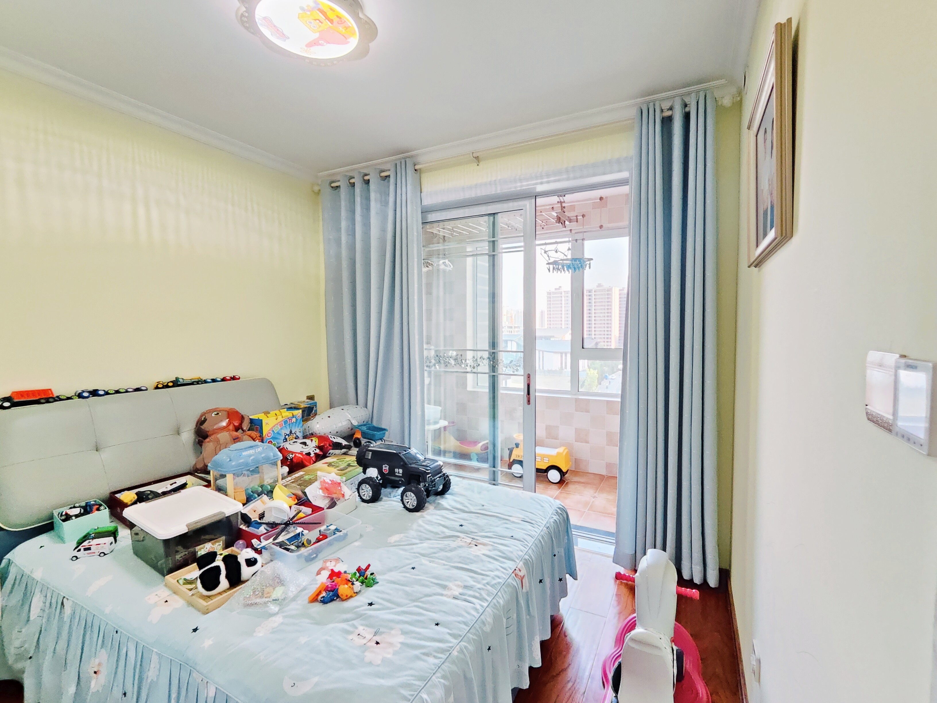 海尔云世界滟澜公馆花园