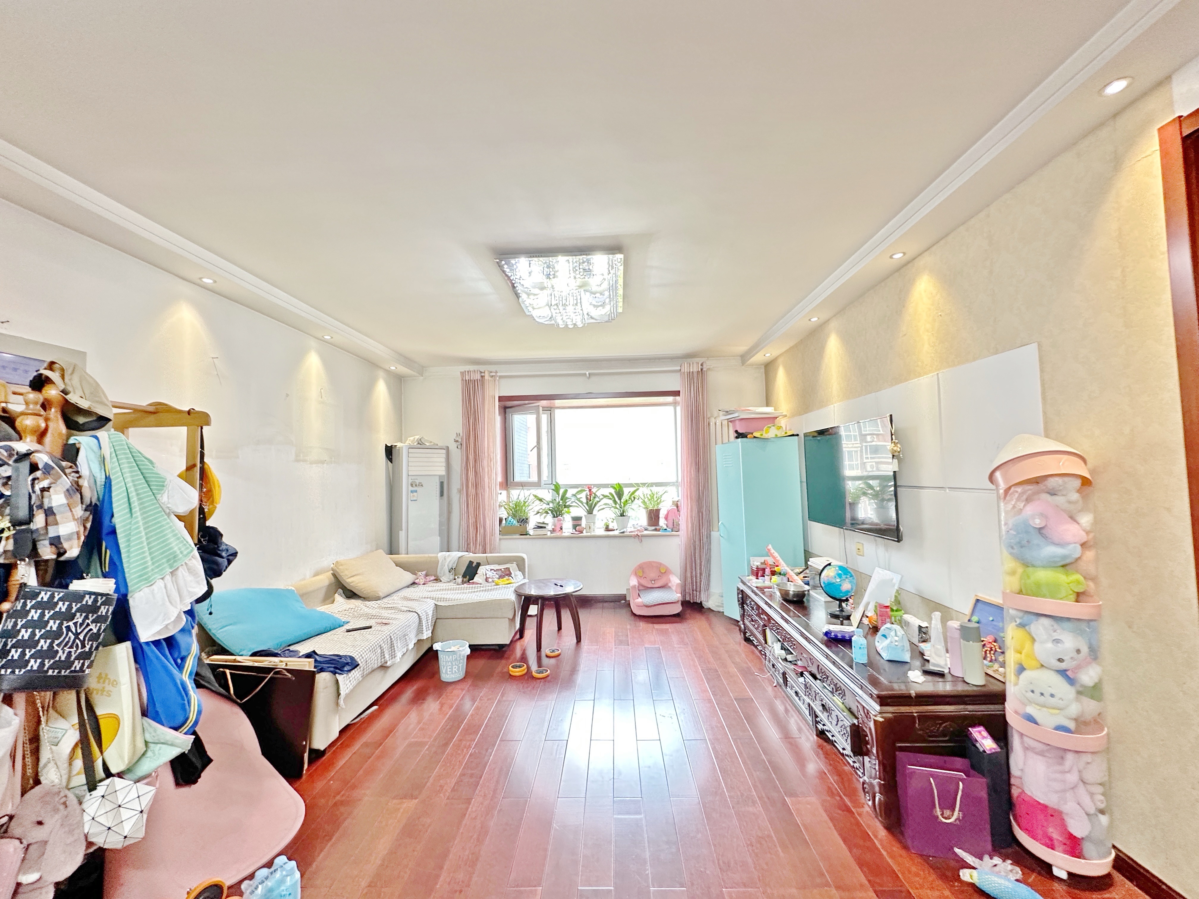  卧龙花园龙泰苑 南北