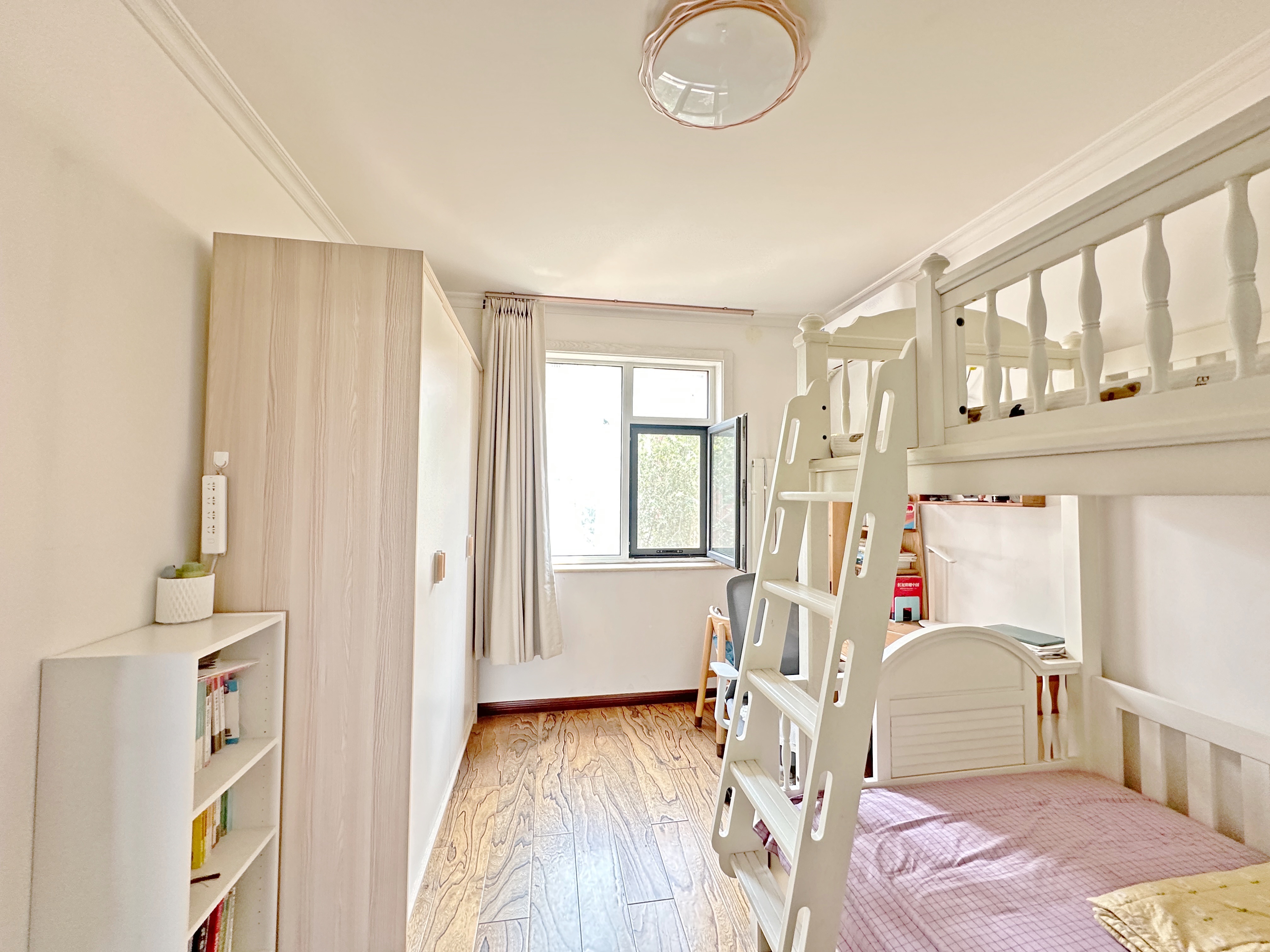 卧龙花园龙和苑