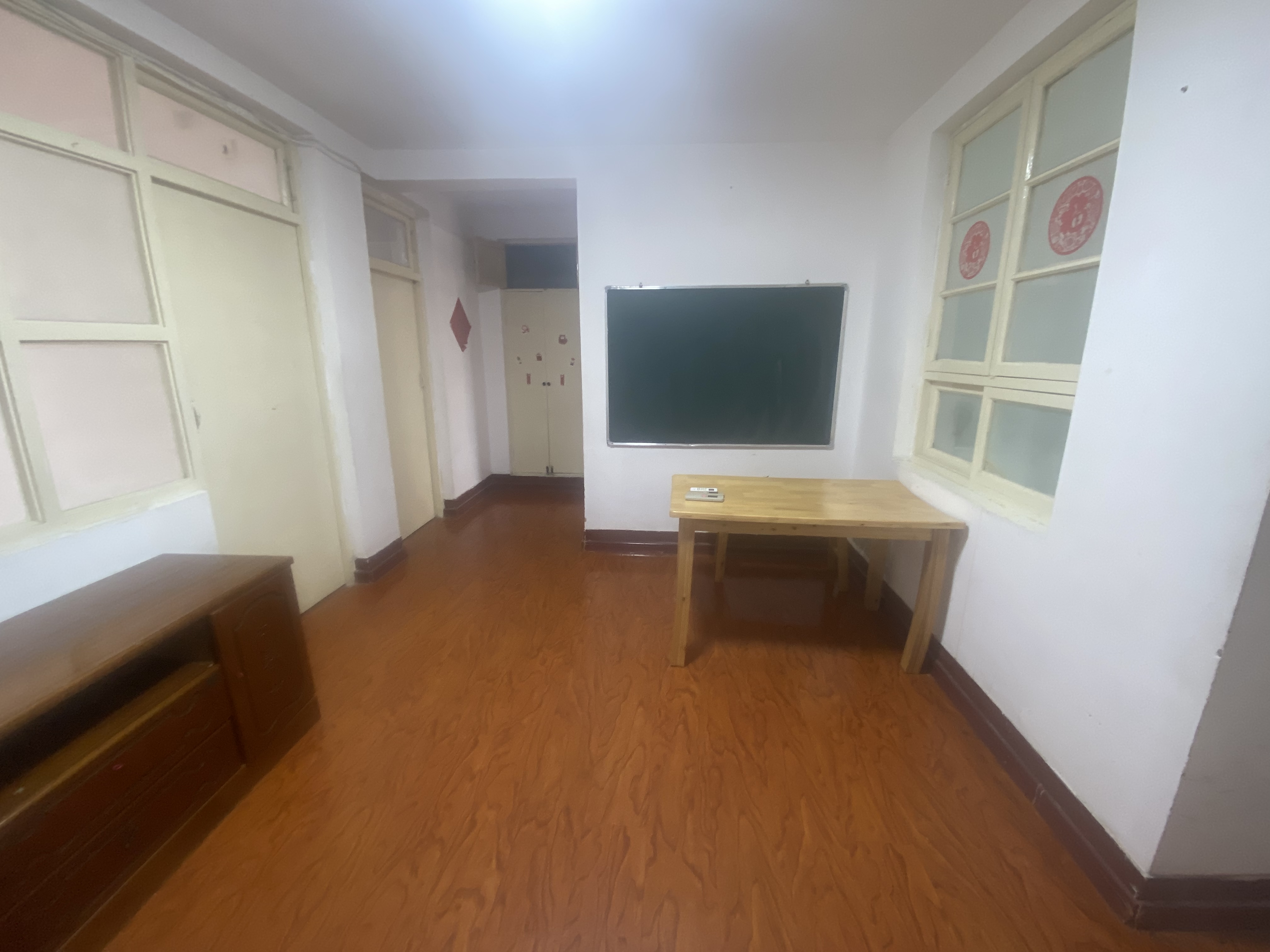 整租·杆石桥 育英实验陪读房 大院传达 精装双气 单位宿舍  交通安全