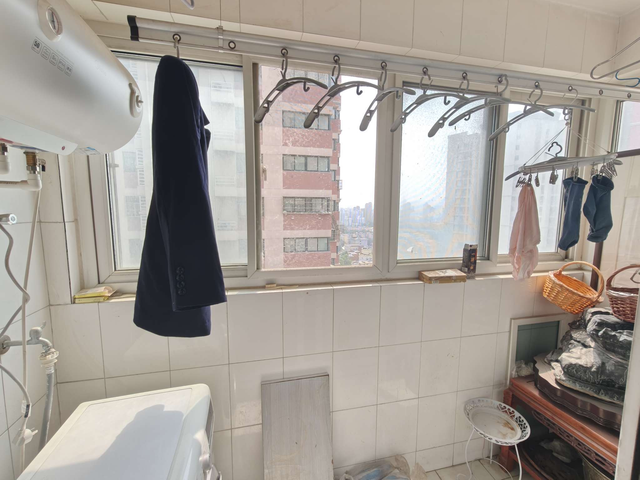 官扎营新区