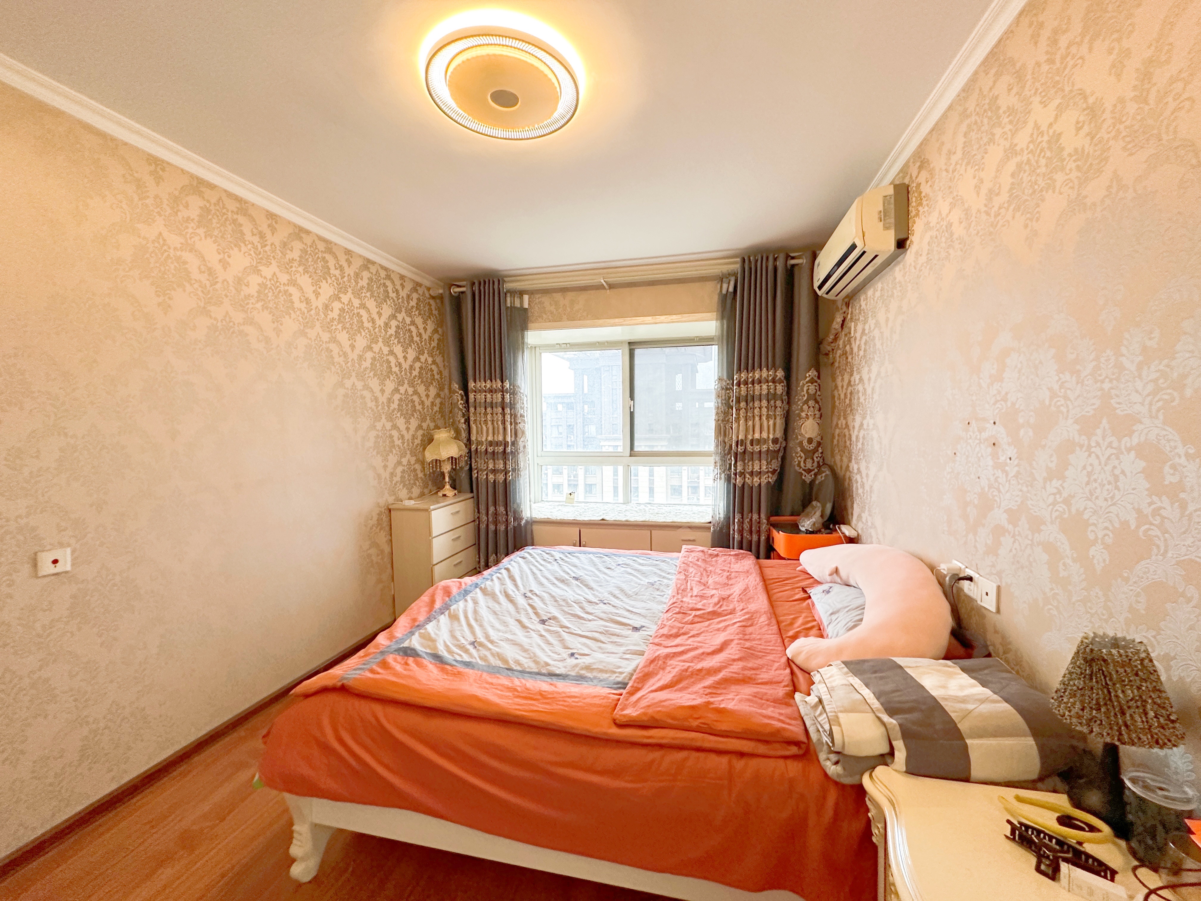 绿地新里梵尔赛公馆