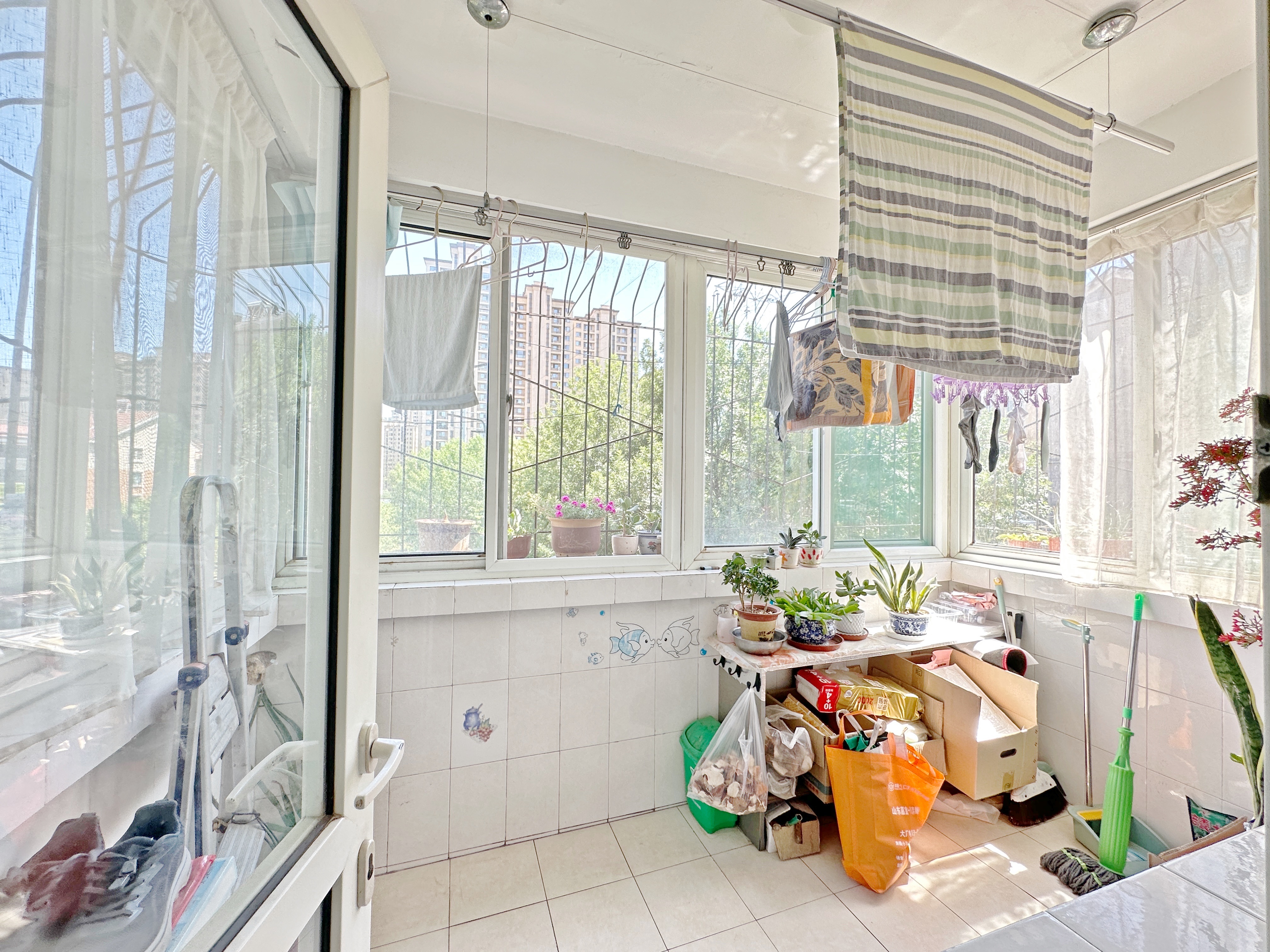 卧龙花园龙和苑