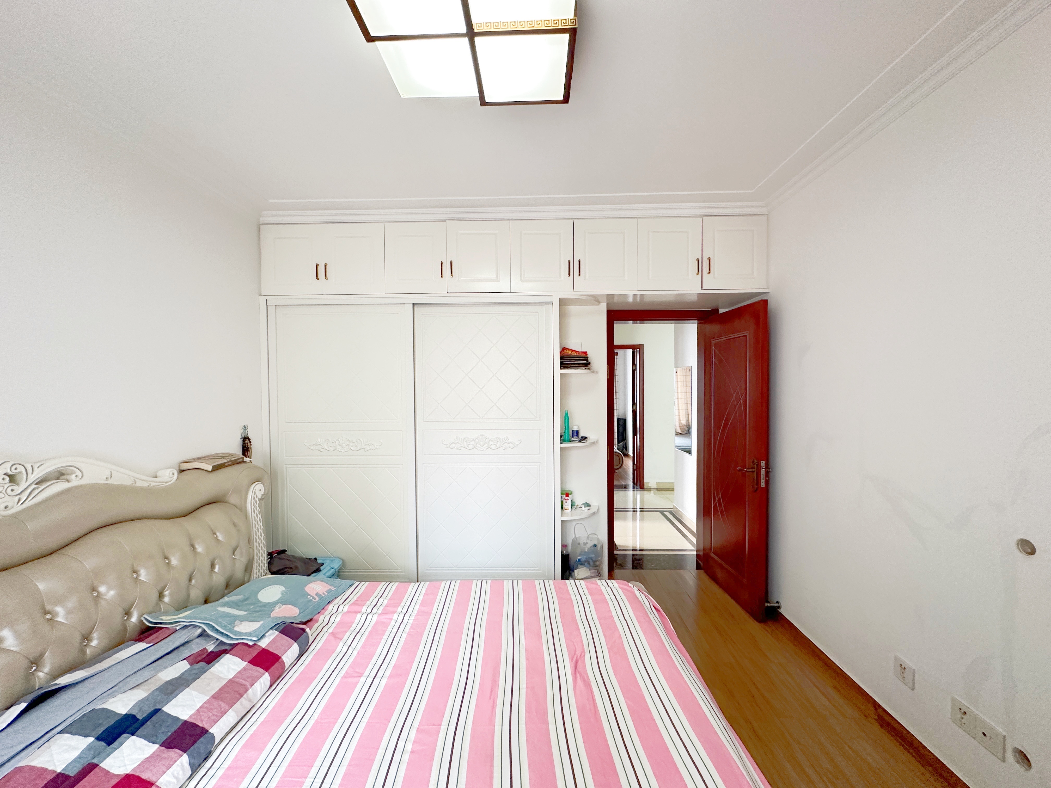 绿地新里梵尔赛公馆