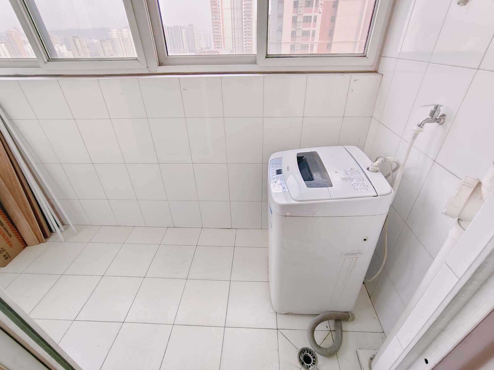 官扎营新区