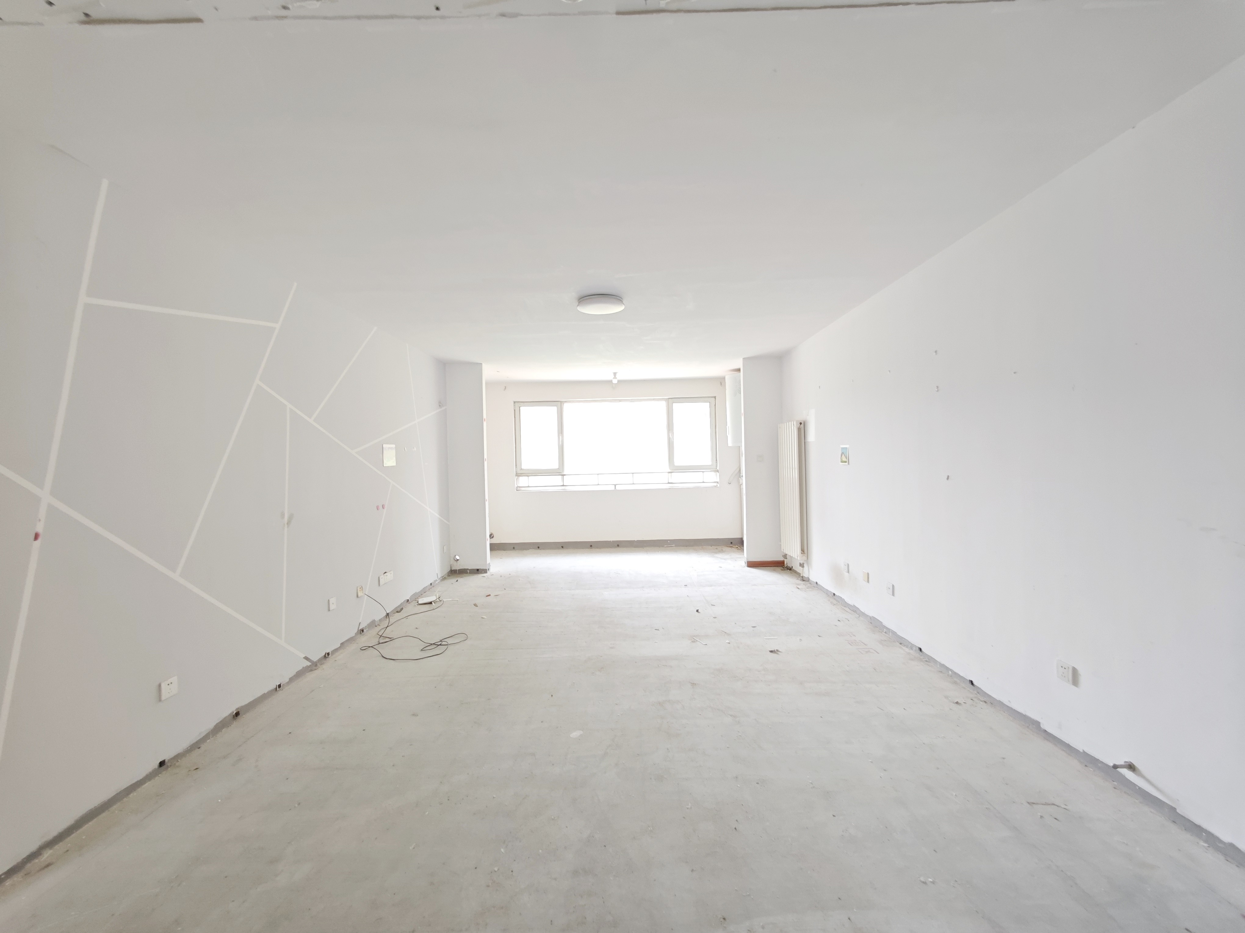  送车位地下室，167平大三居室，看房方便，公务员宿舍