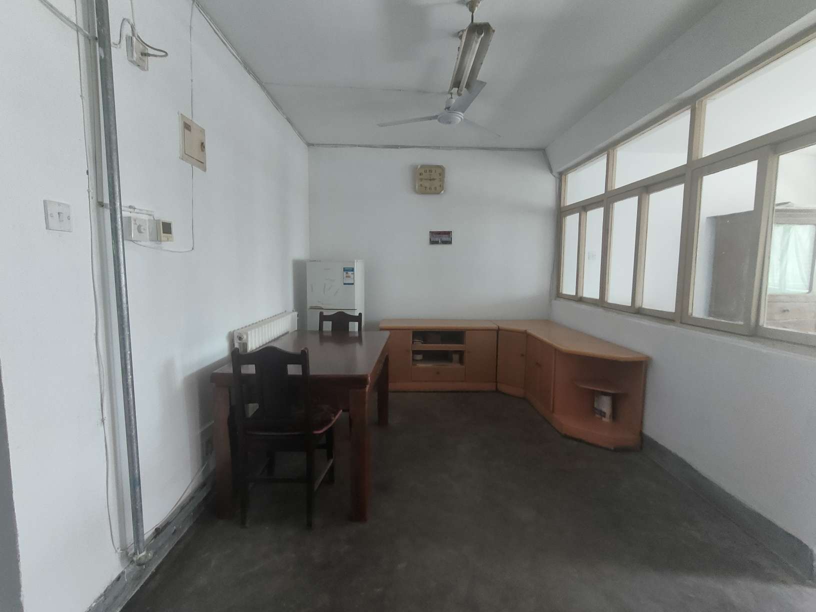 整租· 信义庄西街小区 2室1厅 万达广场旁边 低楼层 价格合适 诚心卖 看房很方便