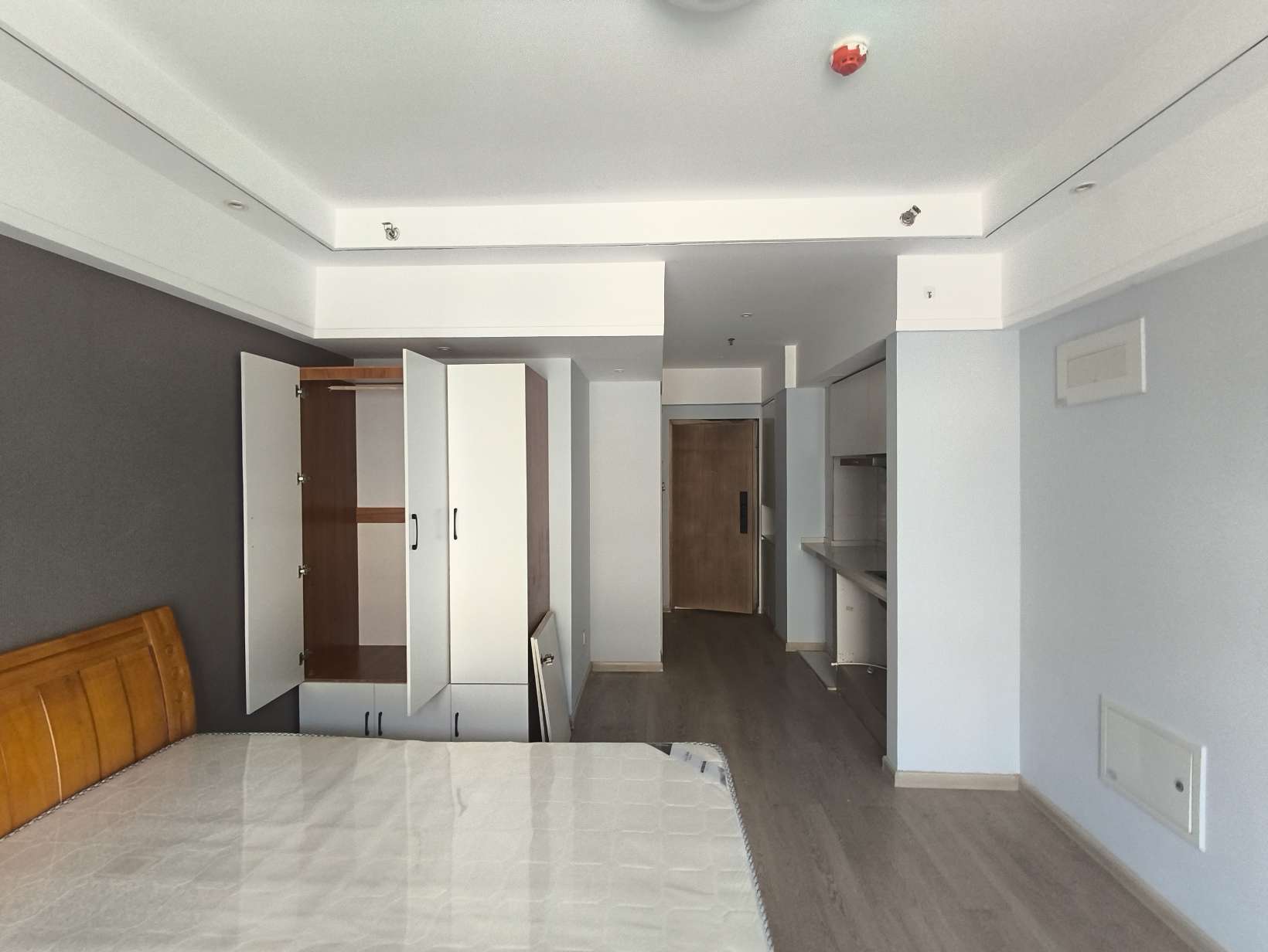 整租·广厦聚隆广场(商住楼)  南北