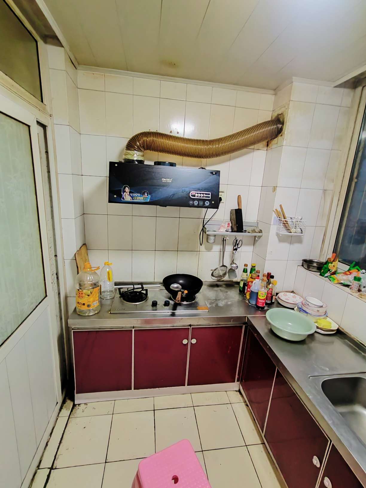 高墙王小区