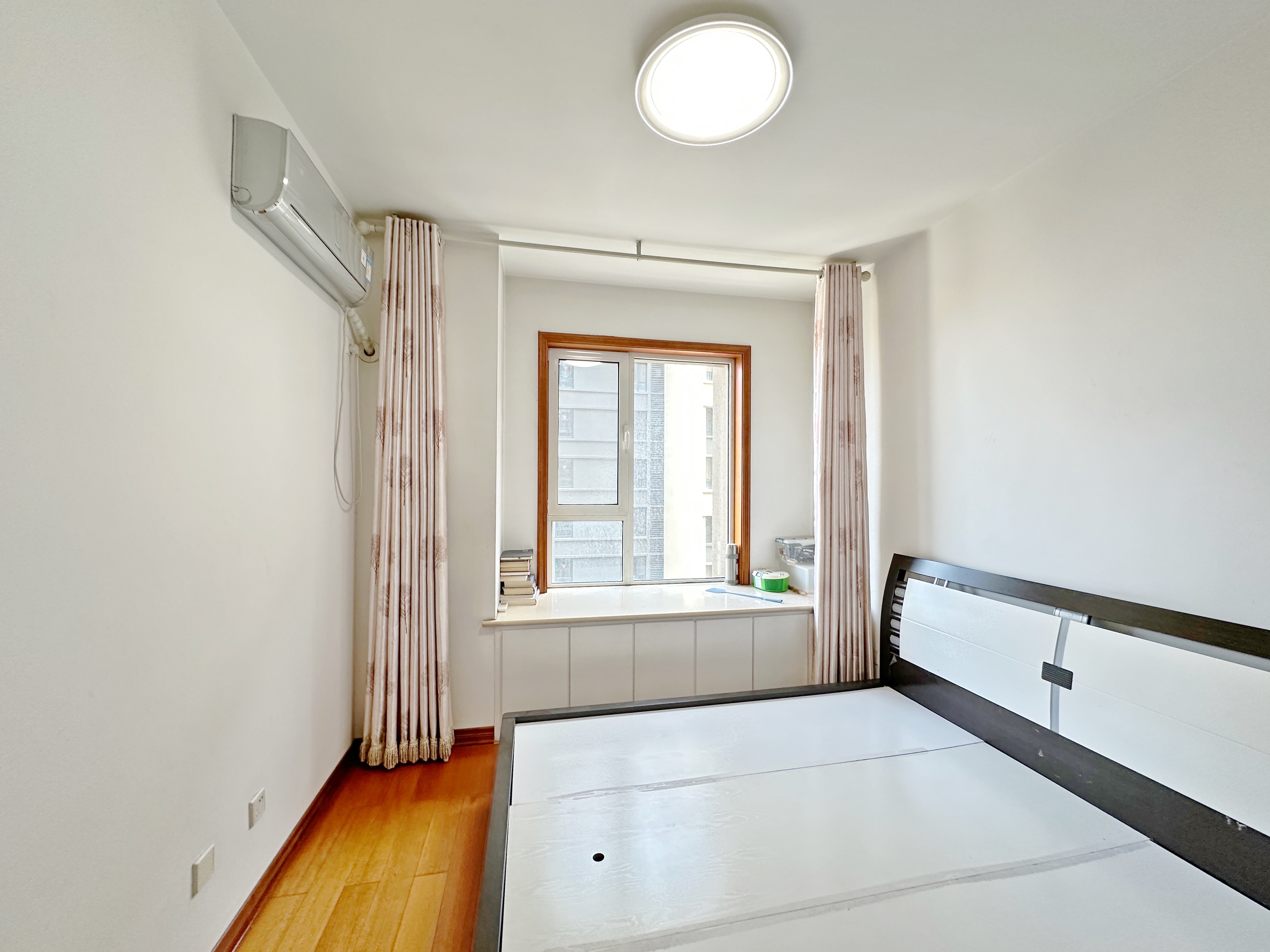 绿地新里卢浮公馆