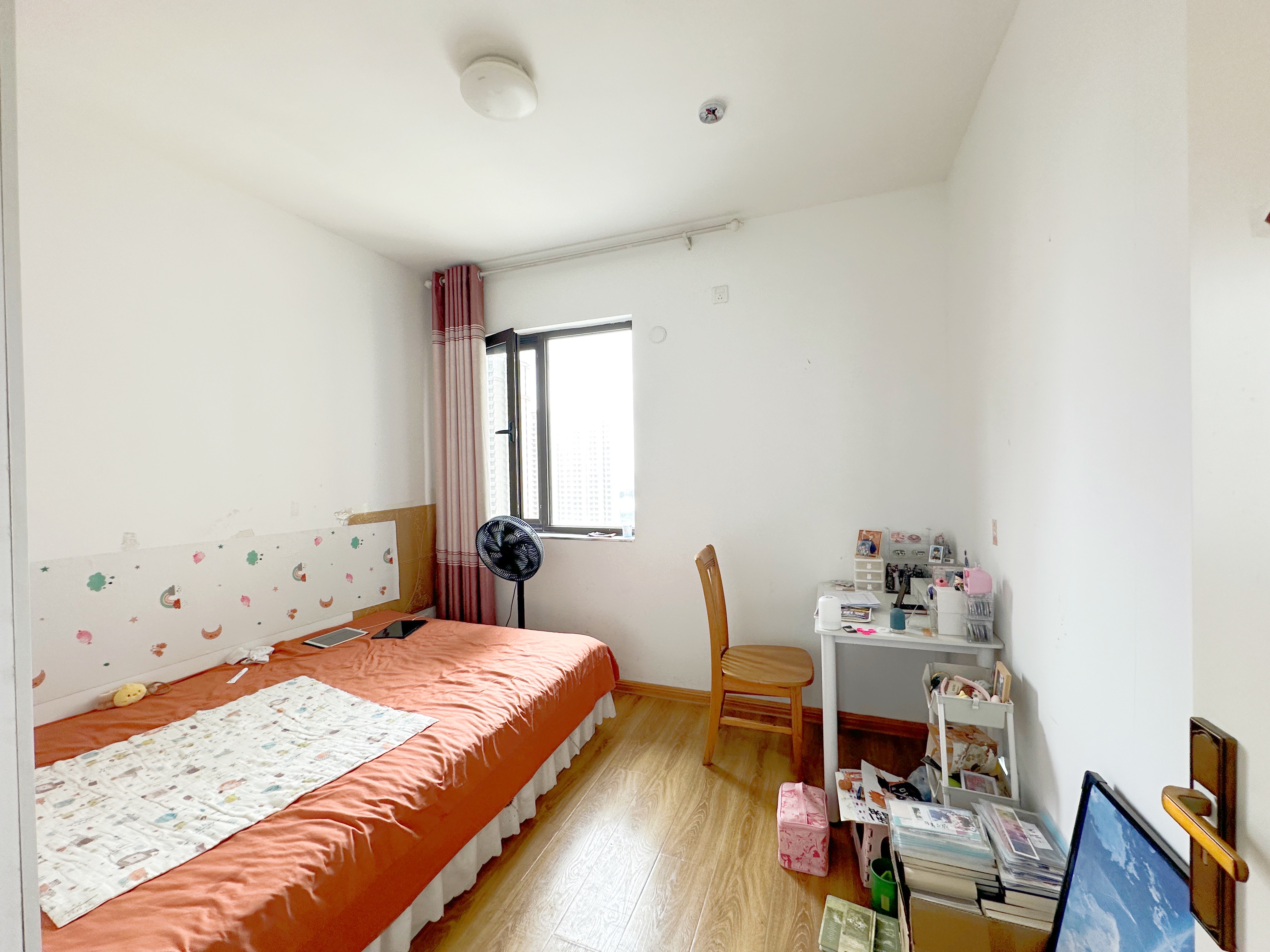 海尔云世界滟澜公馆花园