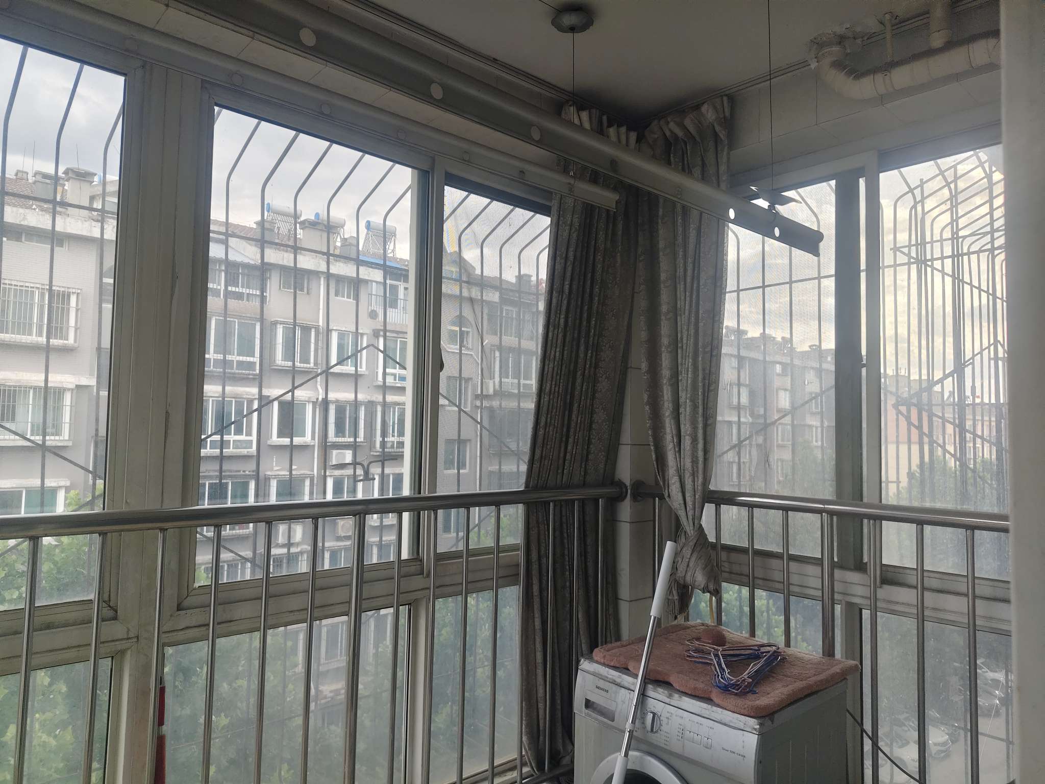 鲍青苑