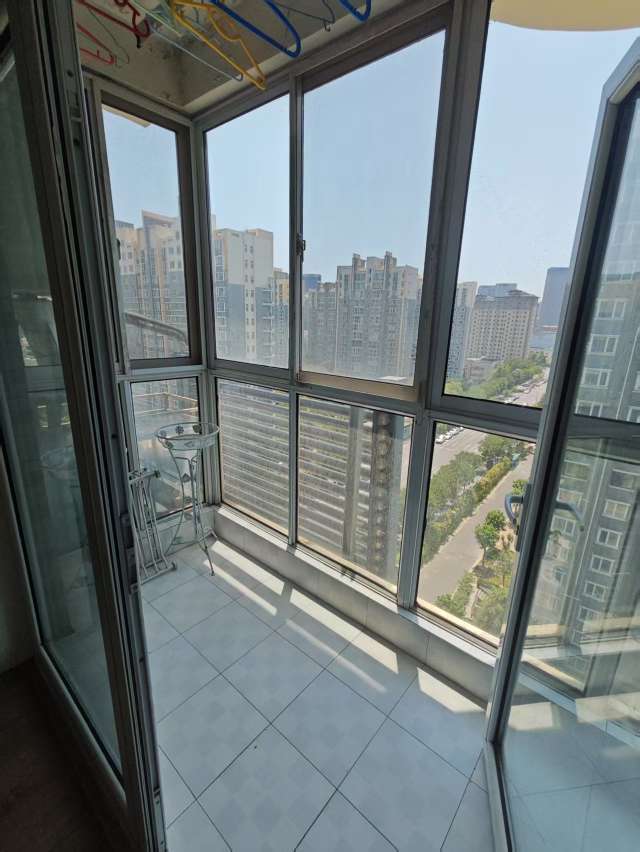 鲍德现代逸城
