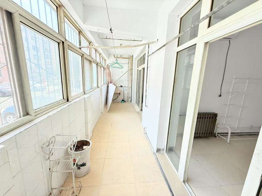 高墙王小区