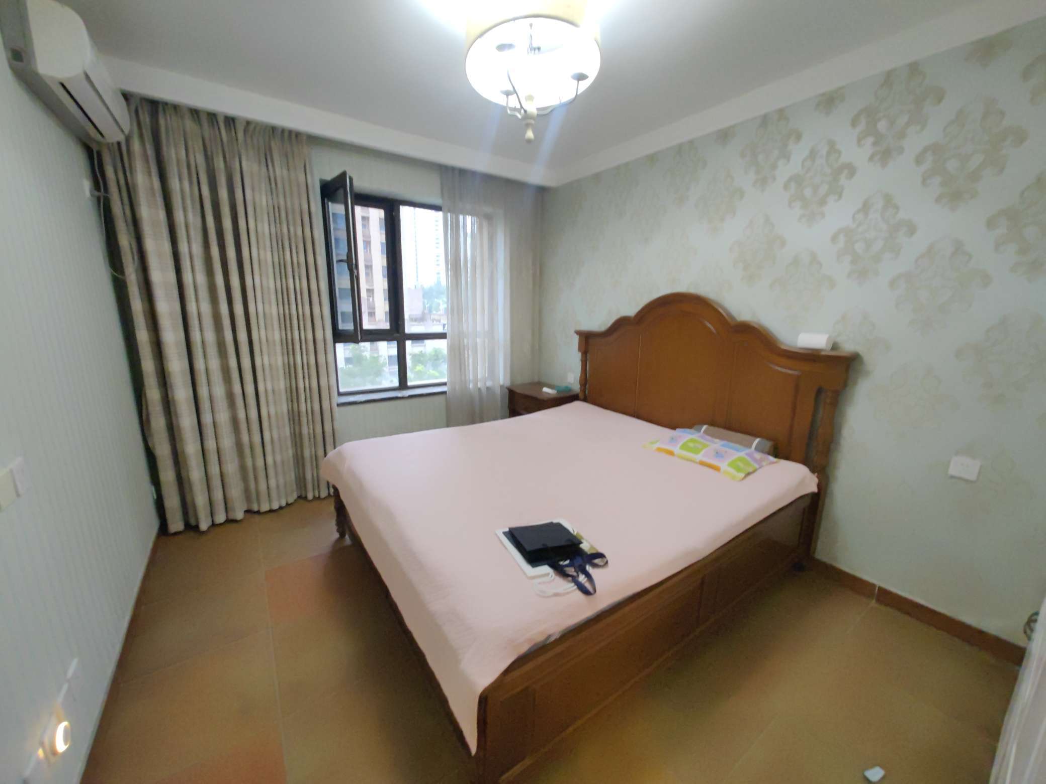 鲁邦奥林逸城东区