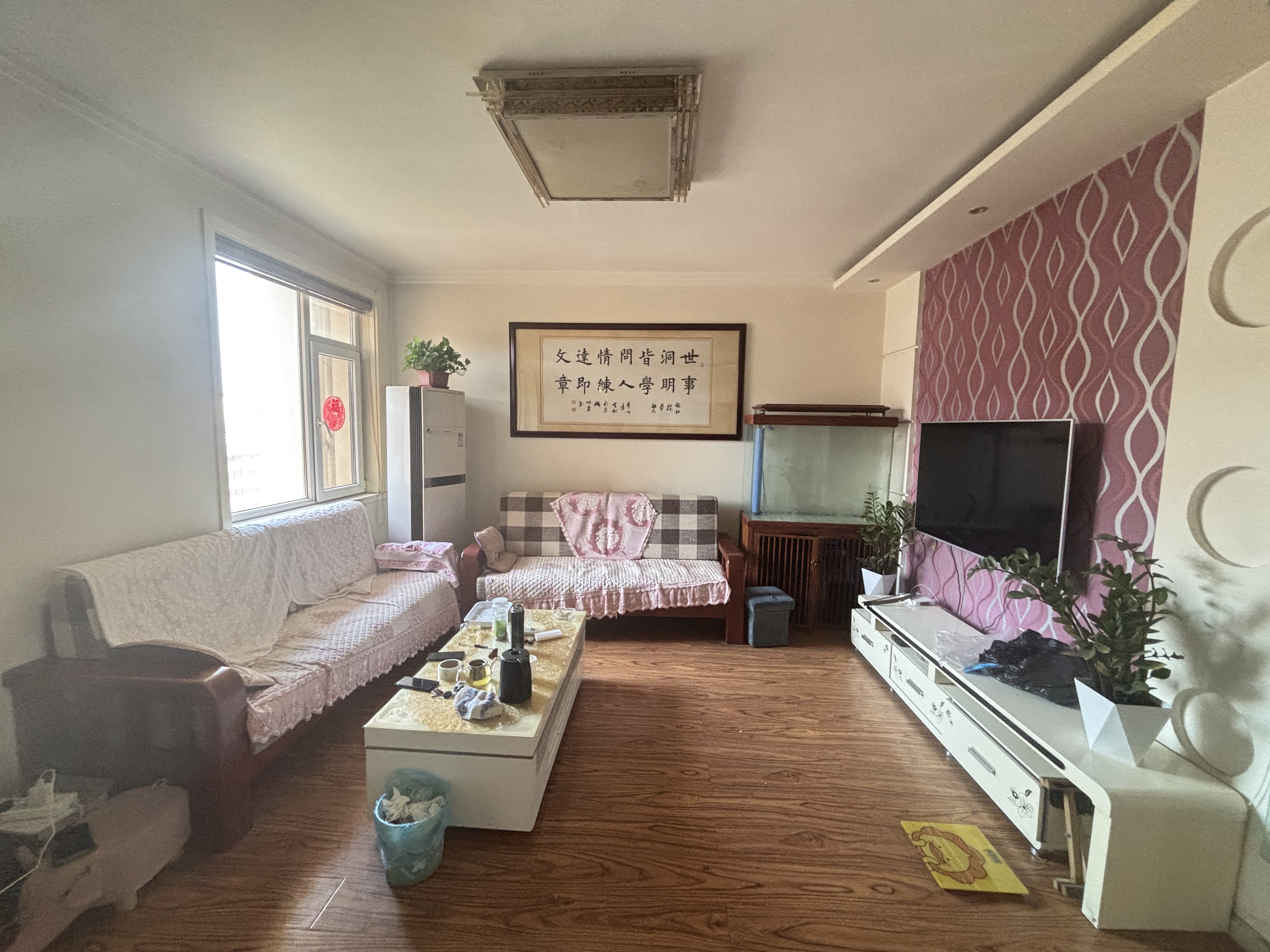 
							假日丽景花园
