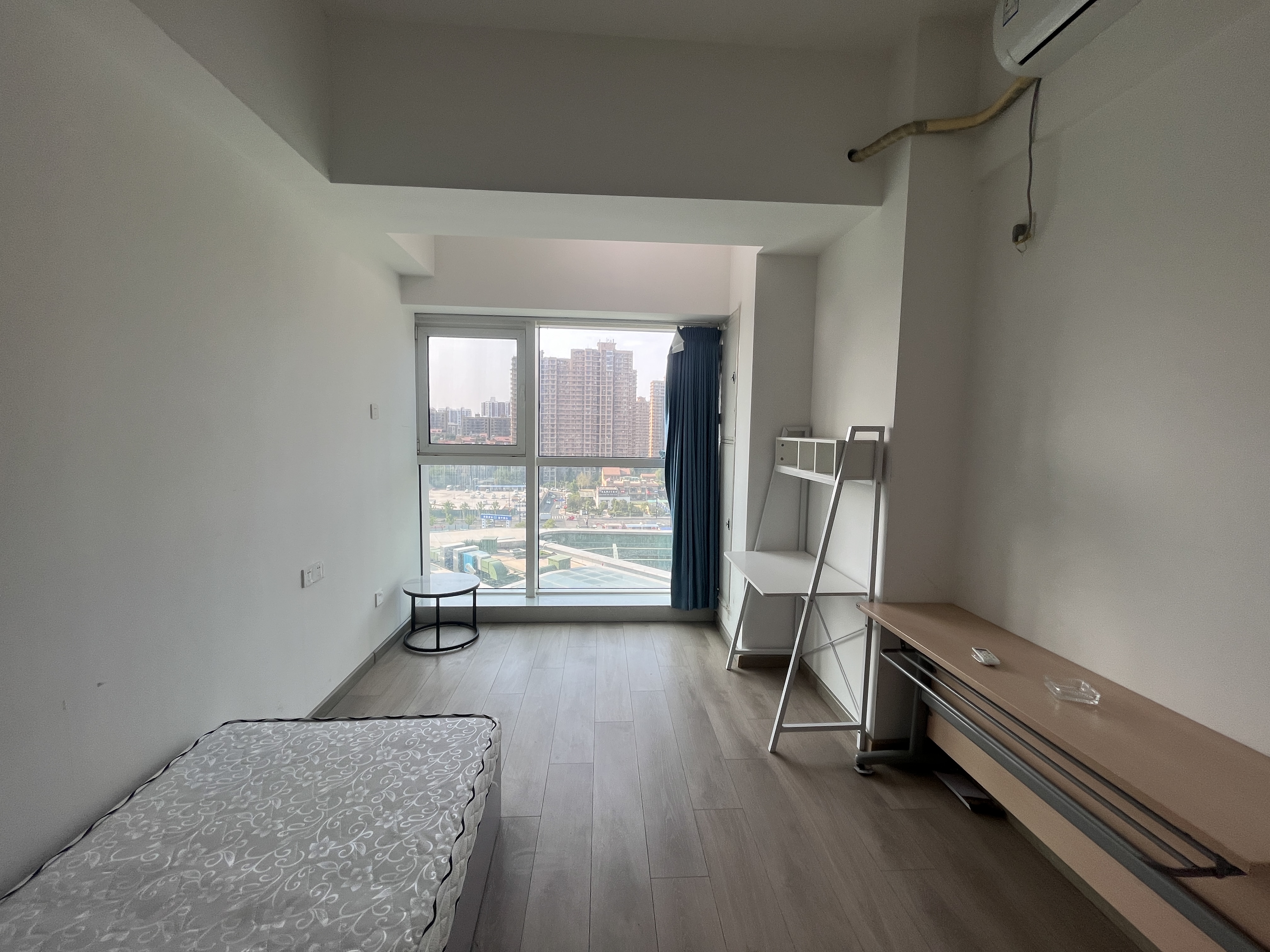 整租· 云泉中心 1室1厅 地暖 全套家具家电 直接入住 汉峪金谷 舜泰广场 软件园